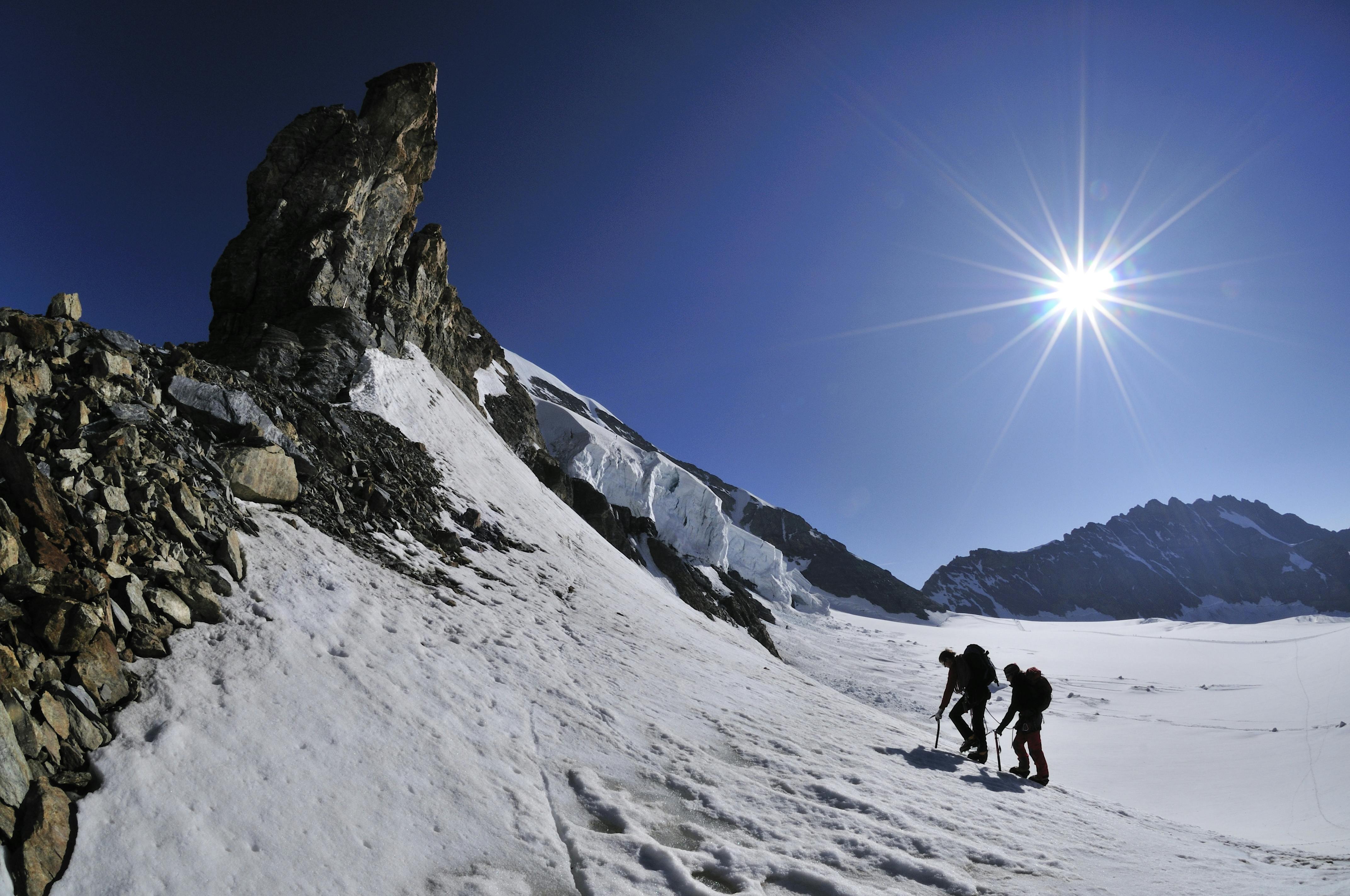 Start your mountaineering career with a basic course