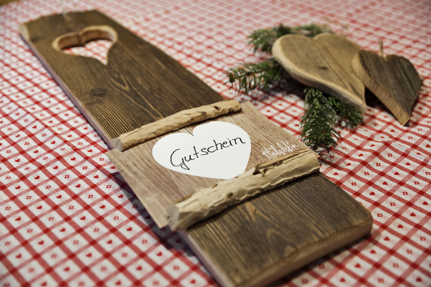The Holzleb’n real wood voucher – the very special voucher by post