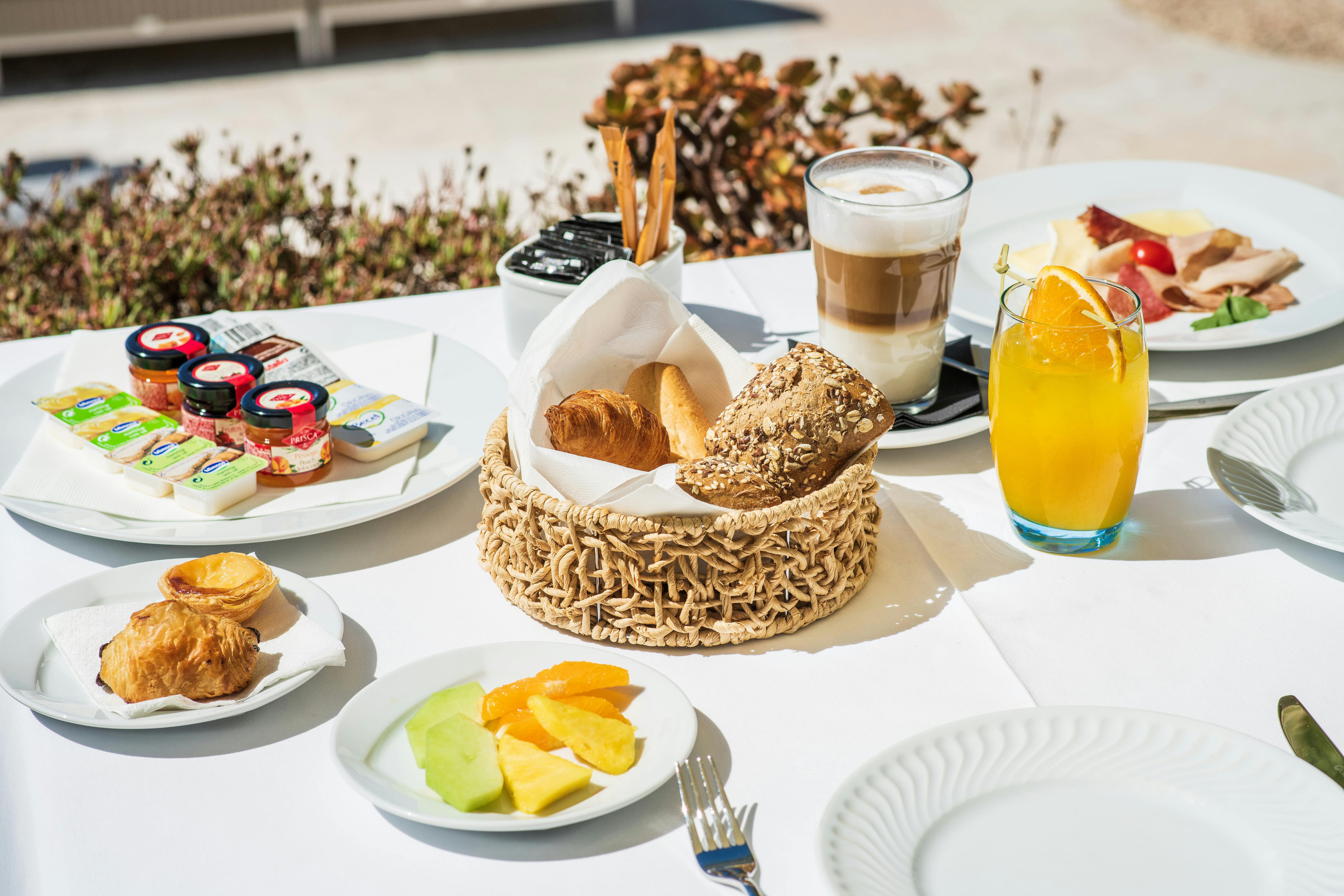 Breakfast with sea view