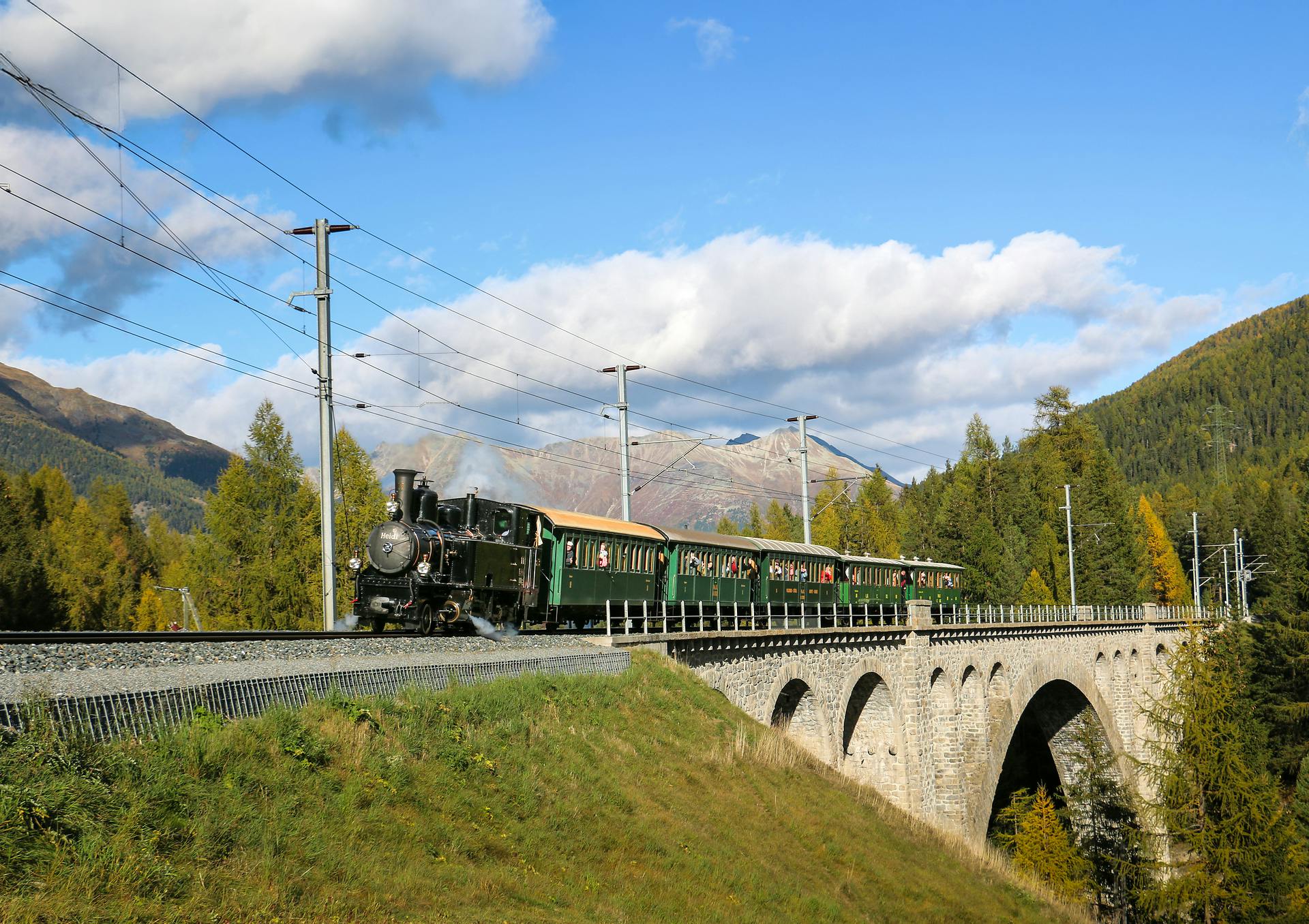 Buono Engadiner Dampf-Erlebniszug