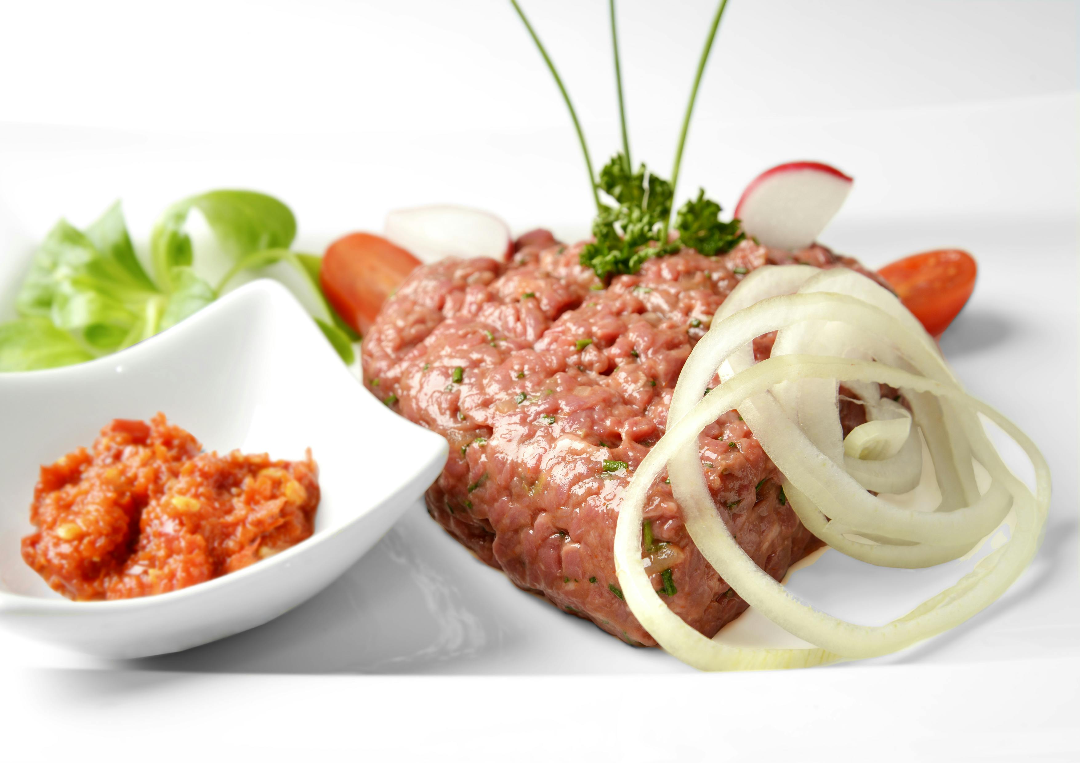 <strong>US-RINDSFILET-TATAR UND CHAMPAGNE ROEDERER</strong>