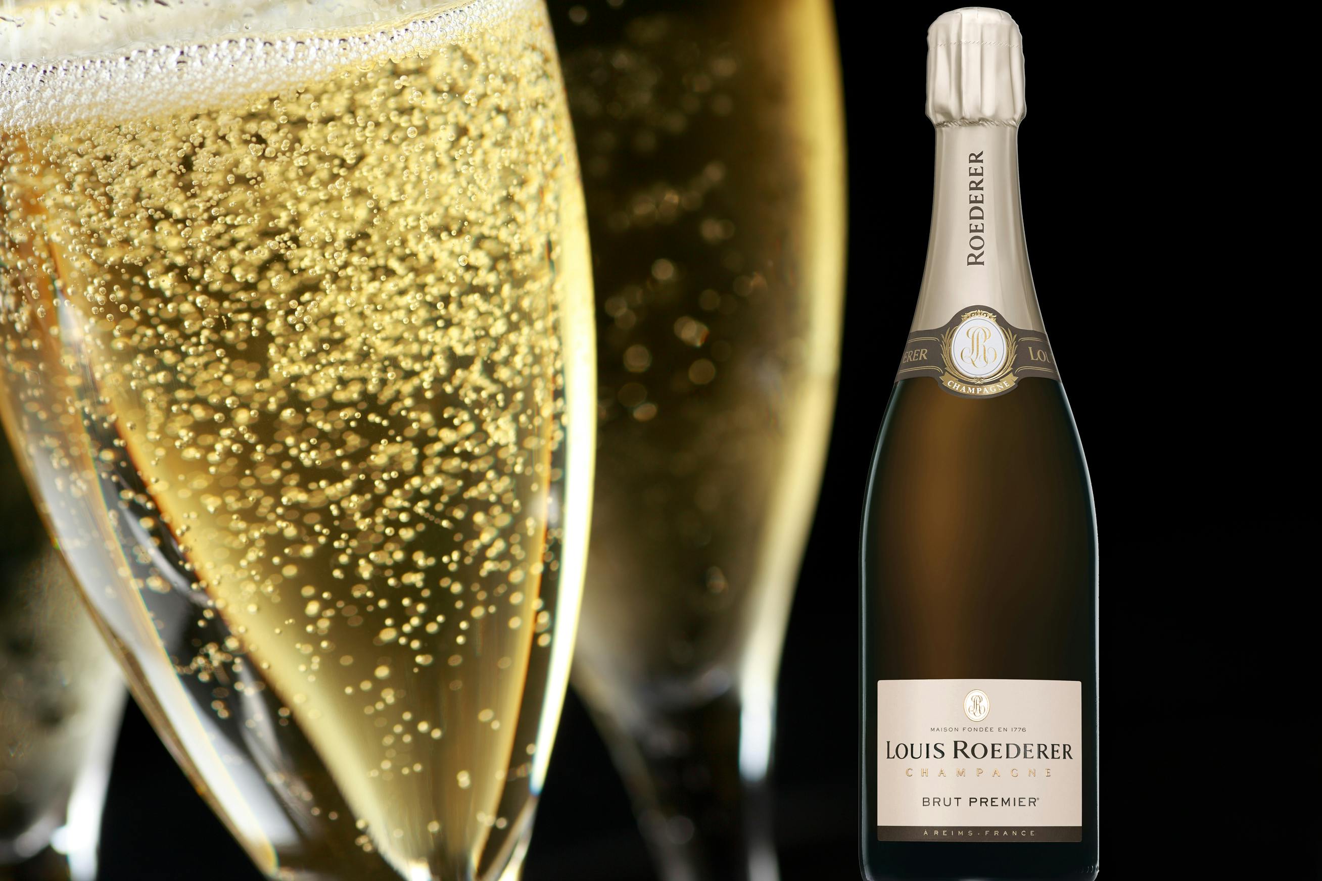 <strong>CHAMPAGNER-APÉRO MIT ODER OHNE SERRANOSCHINKEN-PLÄTTLI</strong>