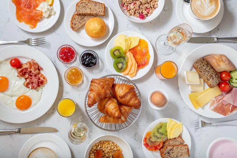 Frühstück am Centralbahnplatz