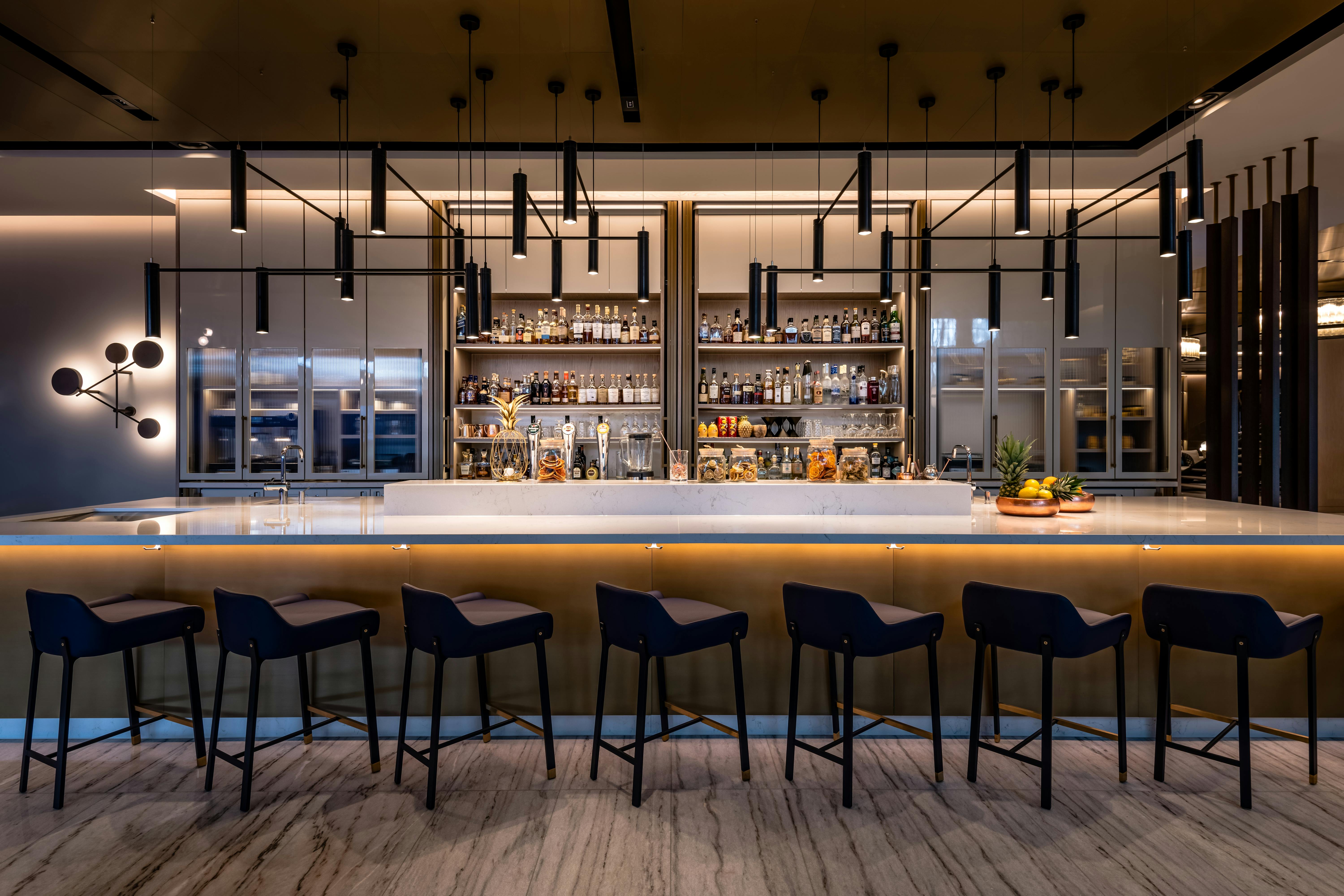 LENOX BAR<br>
GIFT CERTIFICATE