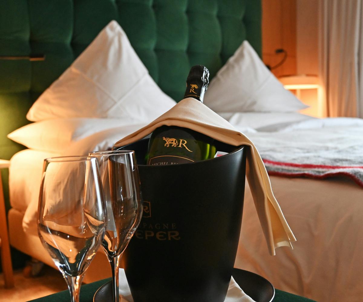 Romantic welcome package
