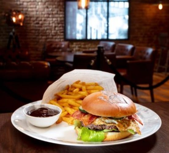 Daisy's Dinner & Play <br>ab 1 Person