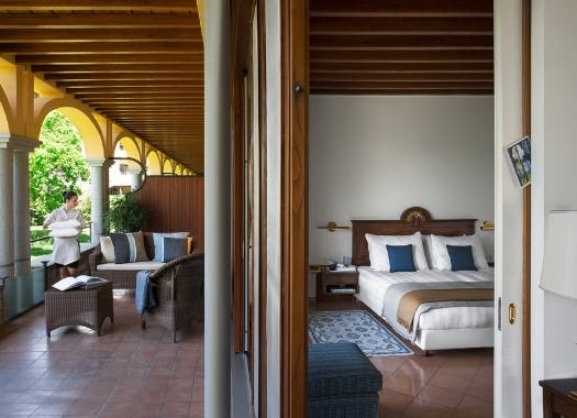 Hébèrgement avec demi-pension