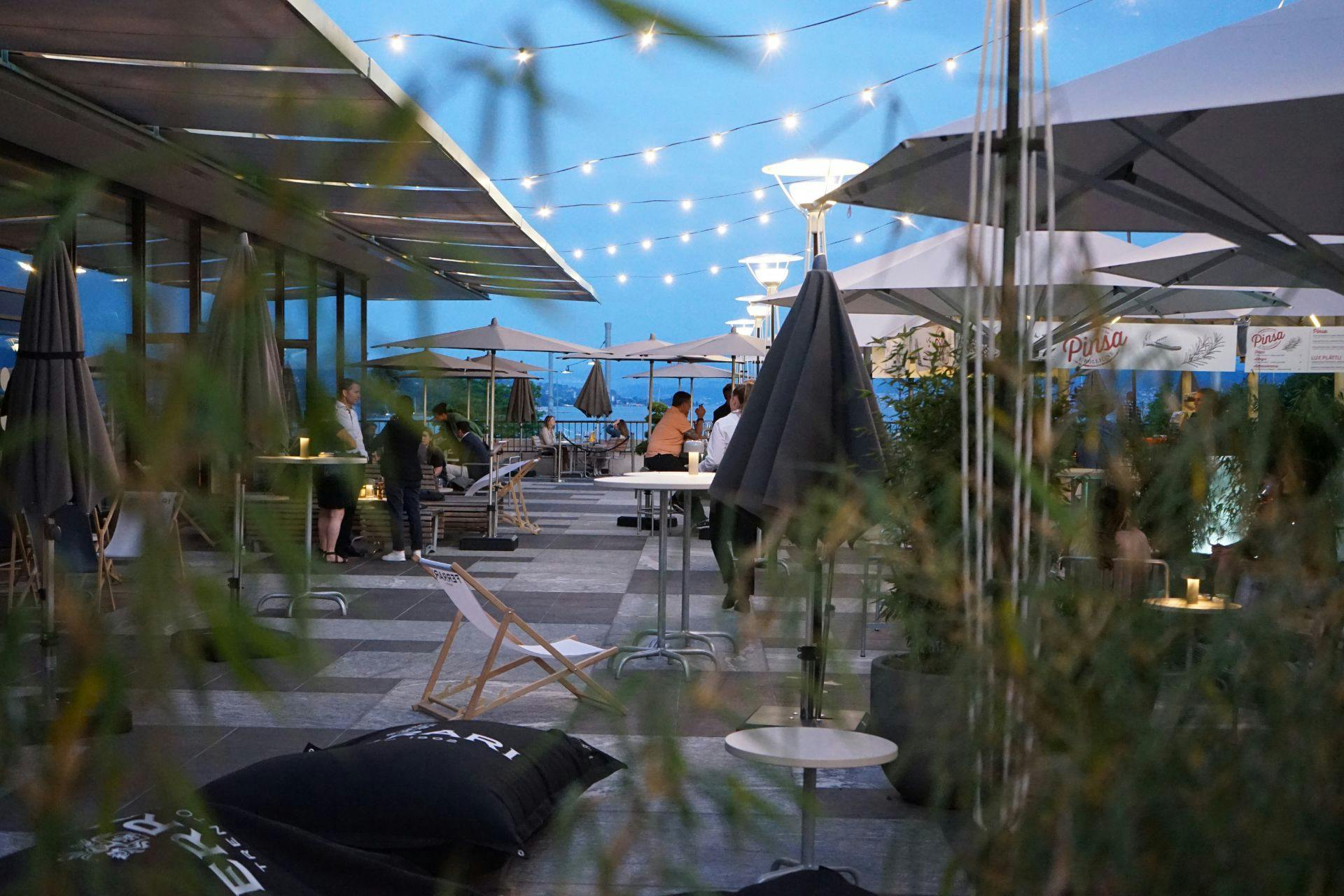 Dîner avec vue sur le lac au restaurant LUX