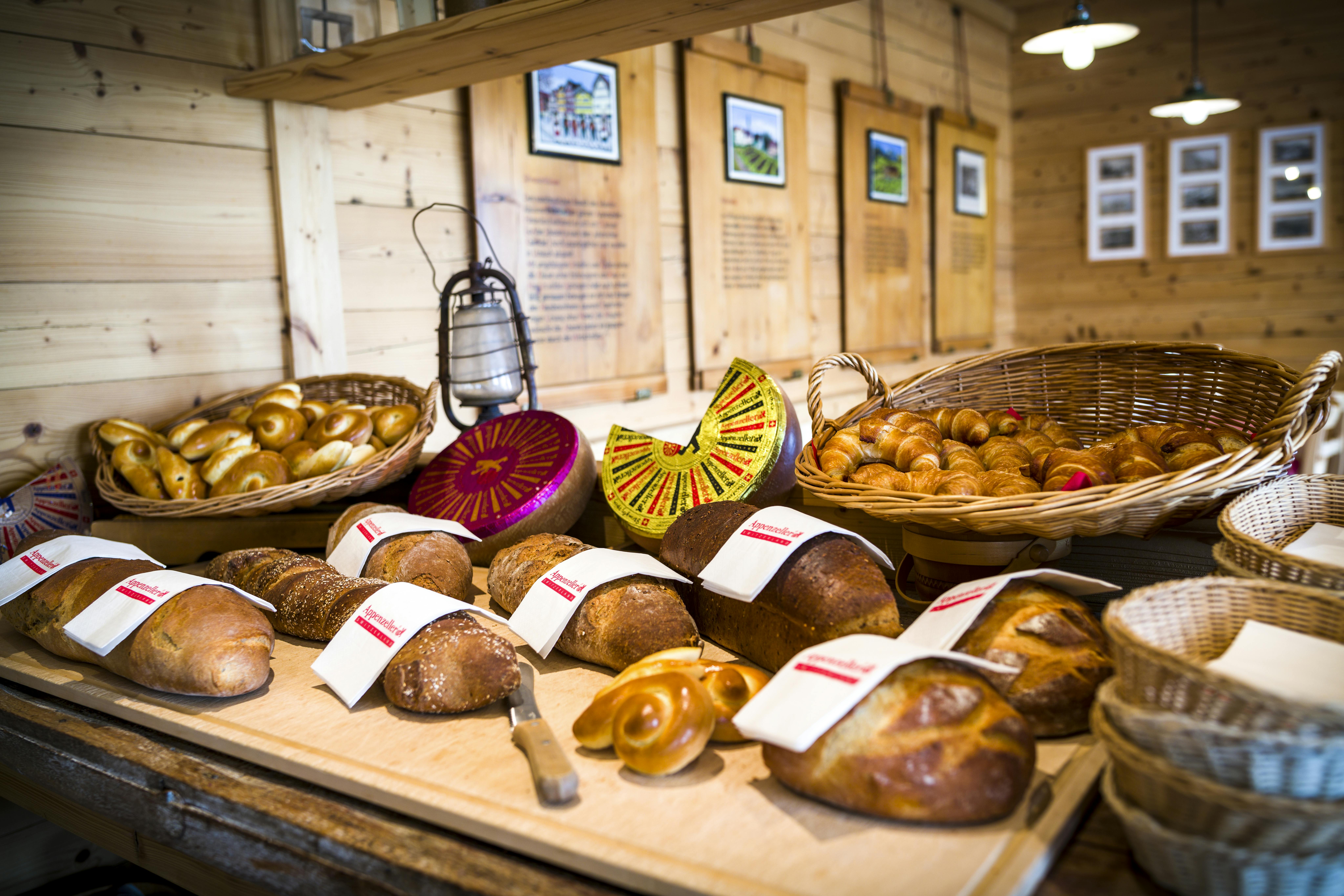 Schauchäsi breakfast at the Appenzell show dairy