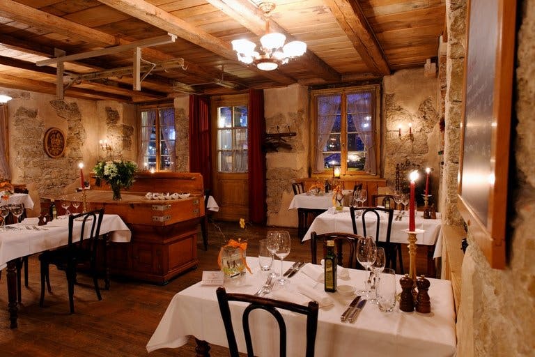 Dîner aux chandelles au bar à vin Mürset