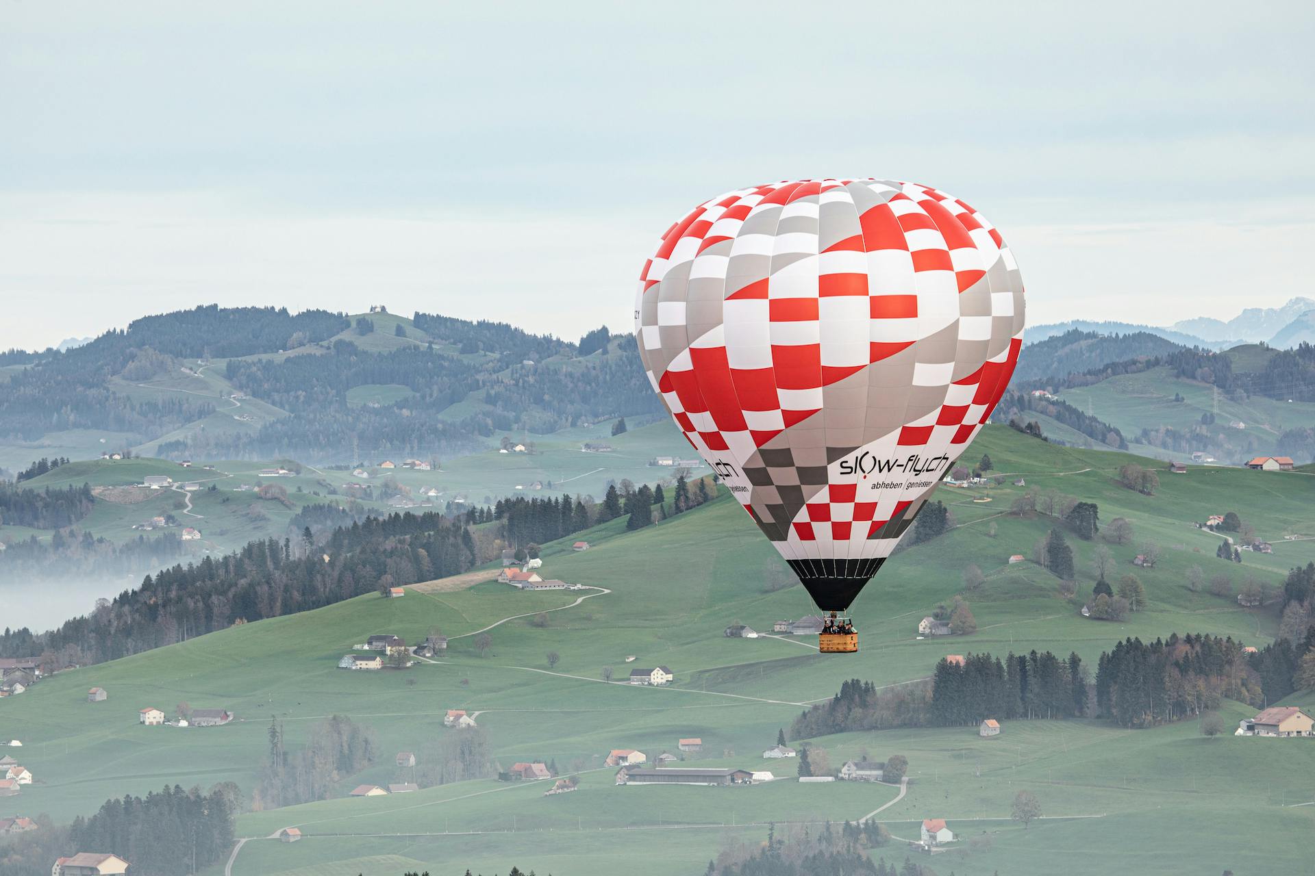 Hot air balloon ride from slow-fly