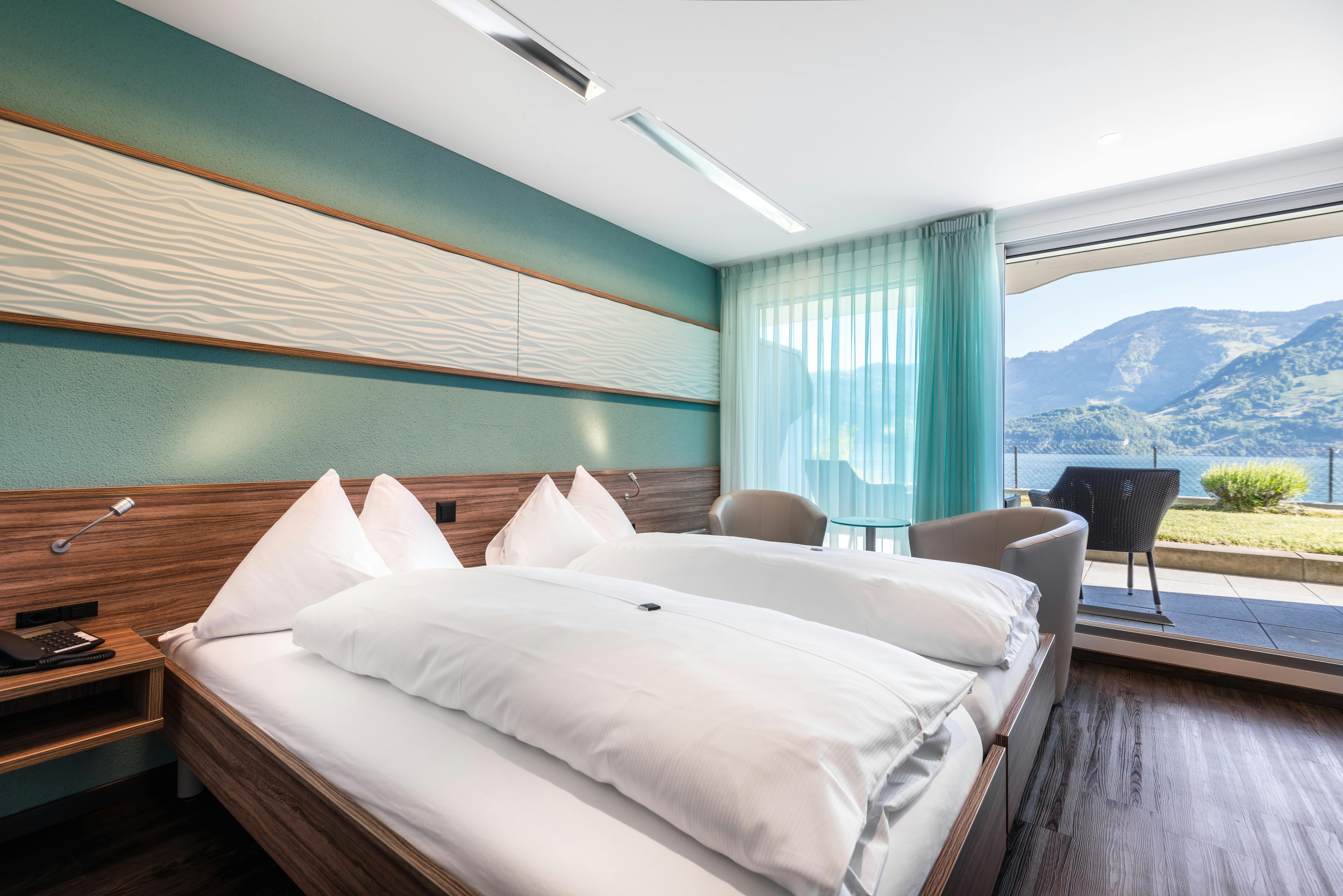 Spend the night by the water at the Hotel Nidwaldnerhof