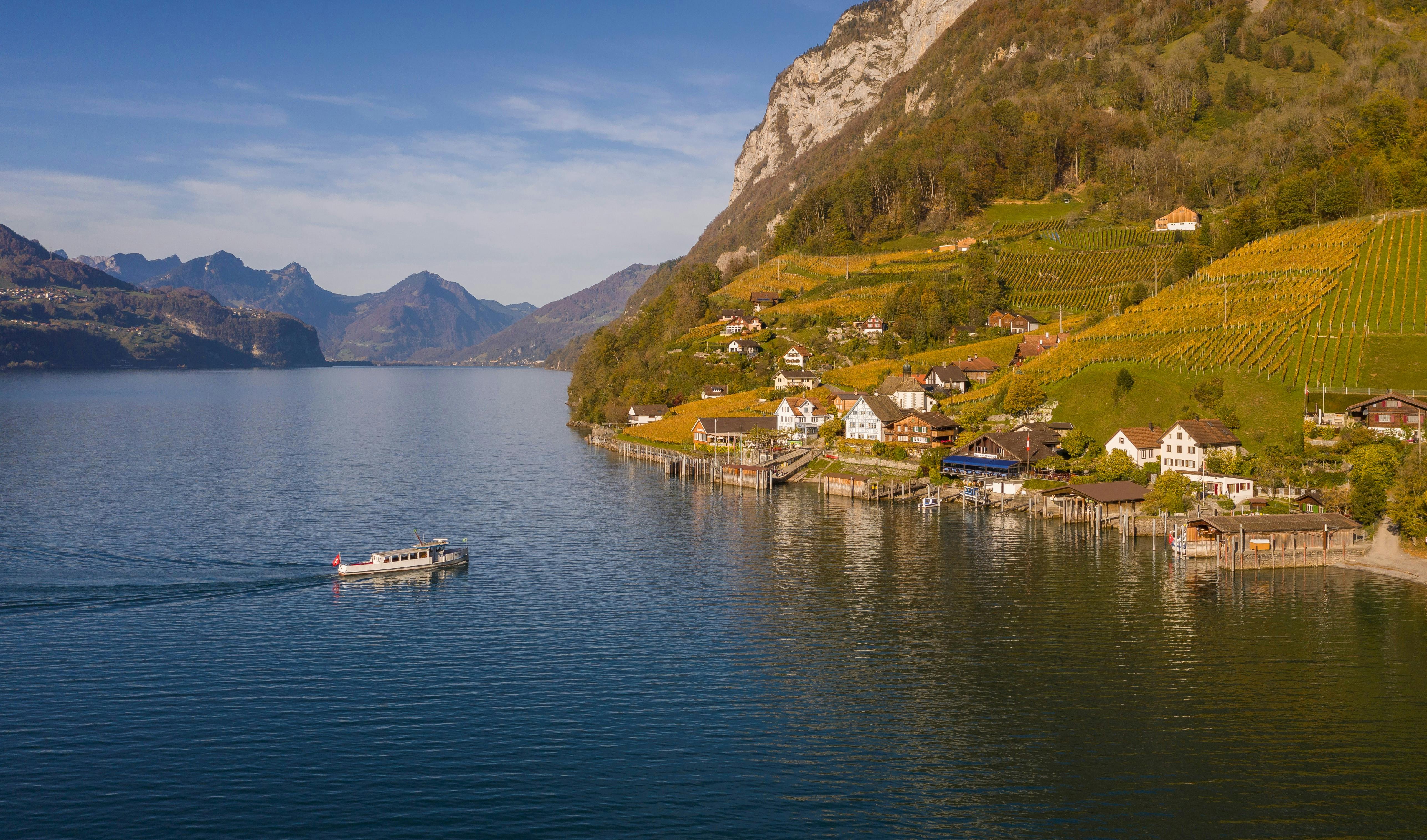 Pleasure Tour on Lake Walen