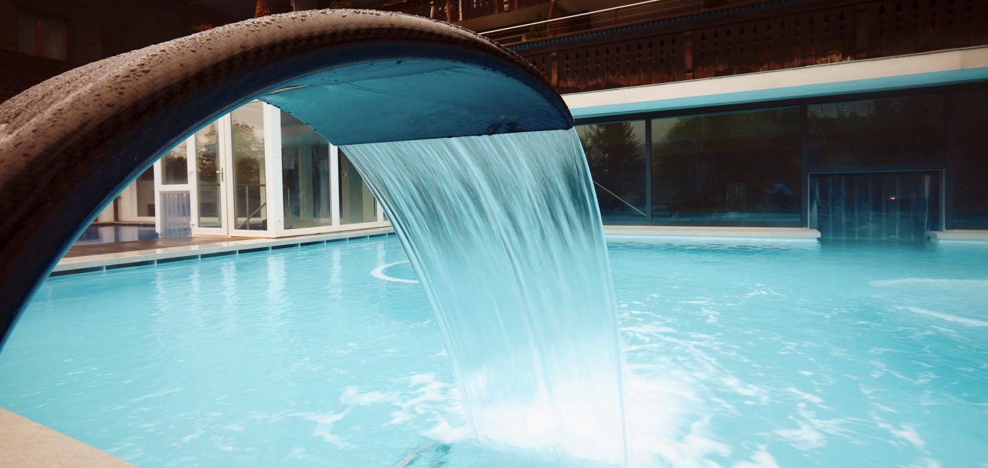 Bain salin et parc de saunas - entrée unique