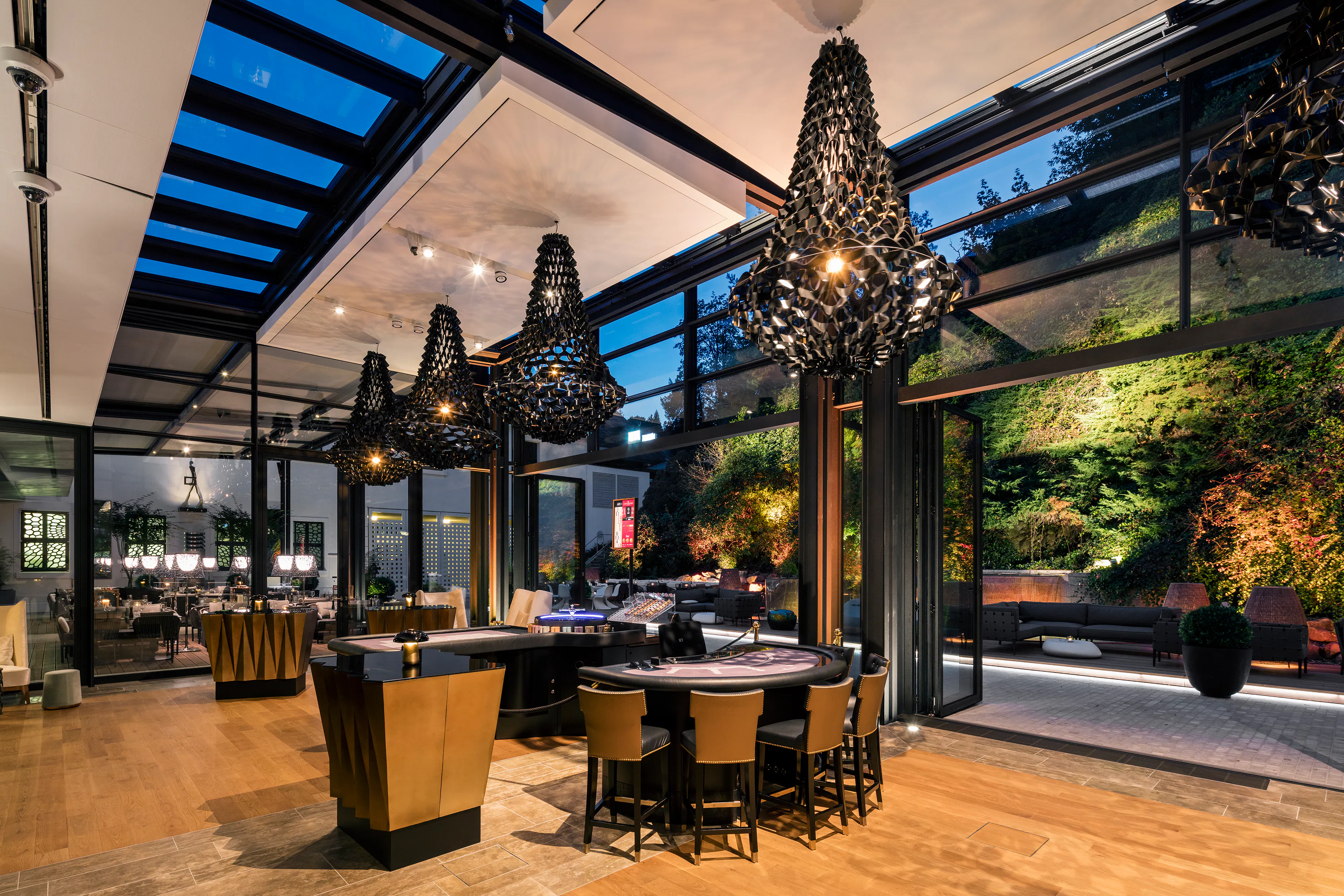 Dine and	Gamble