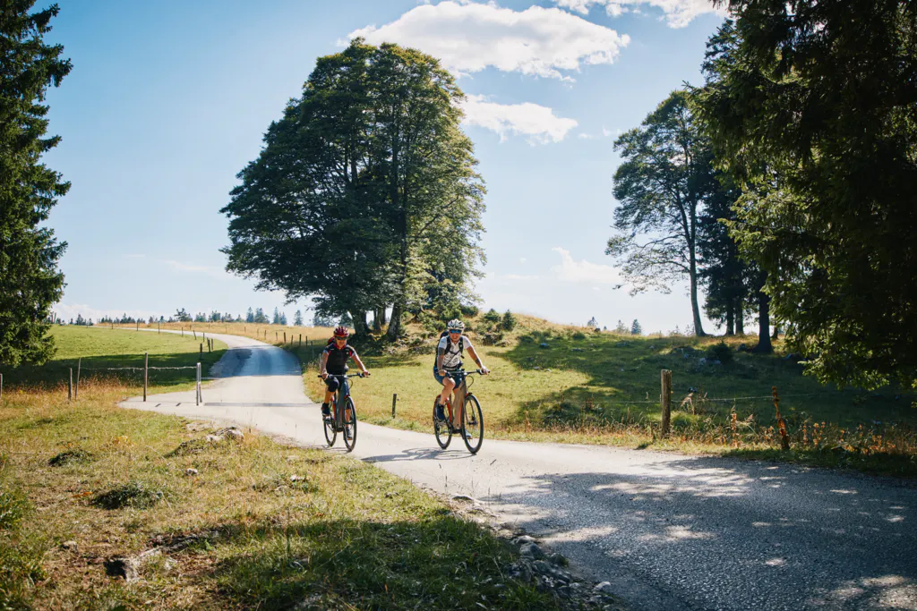 E-Bike-Tour im Val-de-Travers