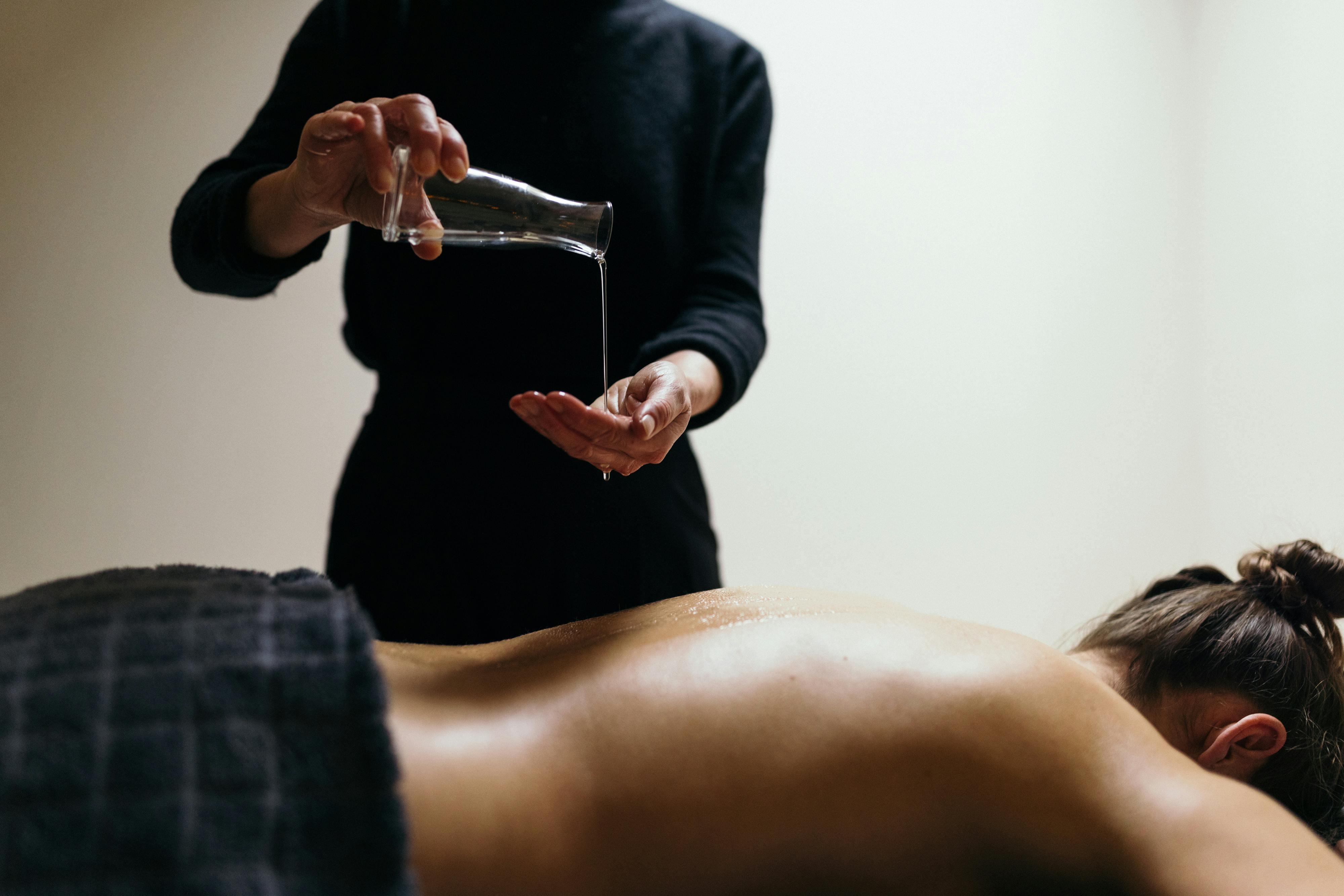 Massage&nbsp;aux huiles essentielles