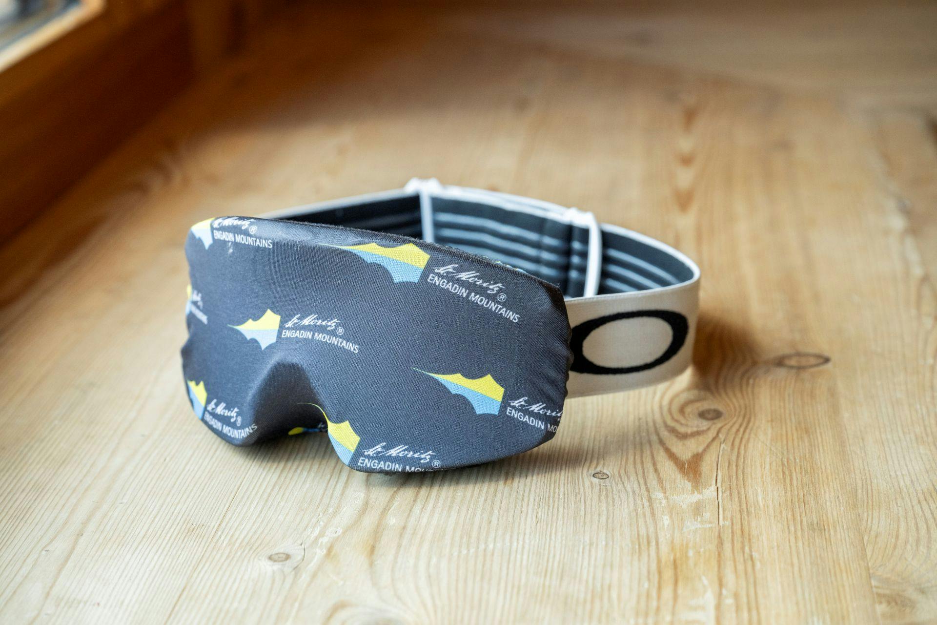 Ski goggle protective cover