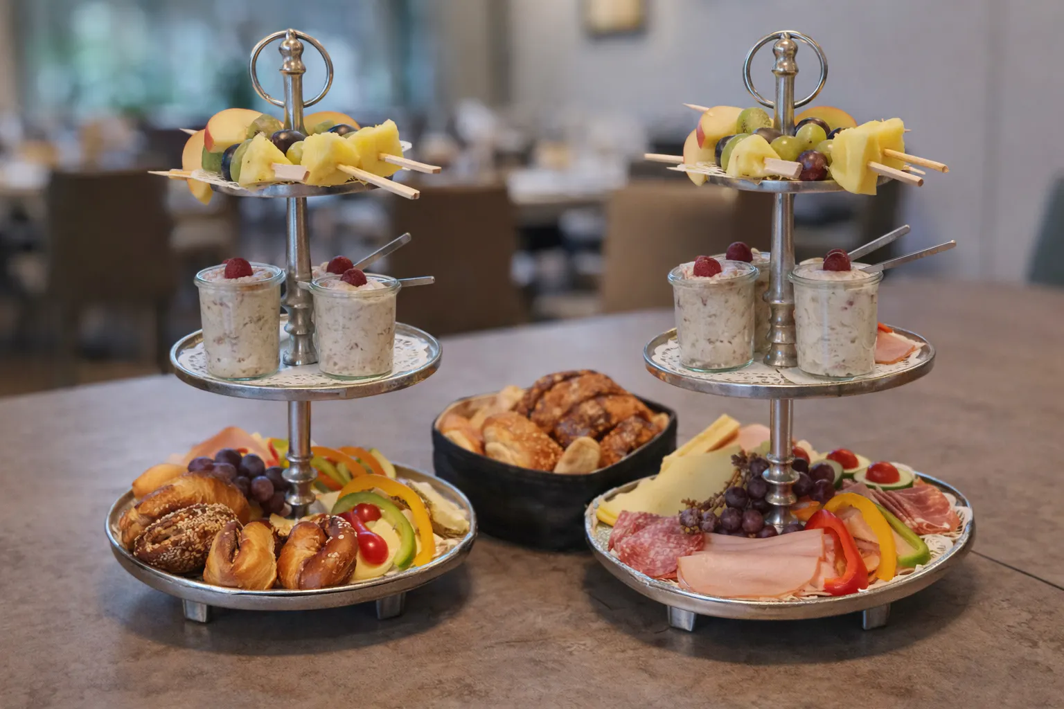 Etageren-Frühstück im Restaurant Höfli am Karfreitag