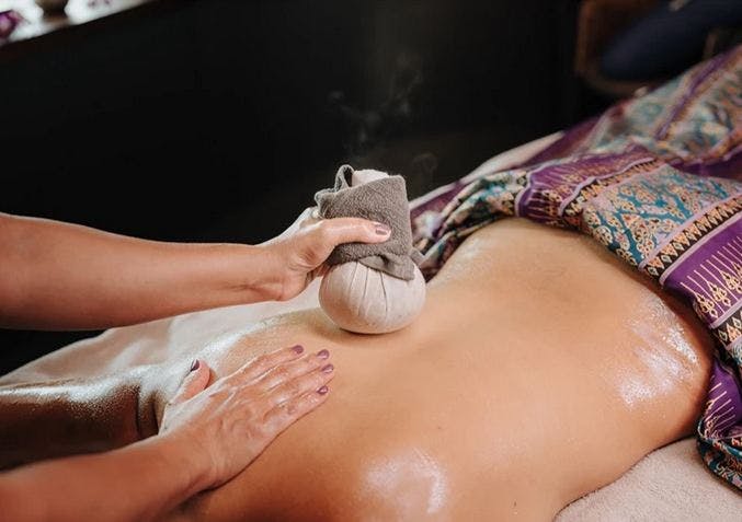 Kräuterstempel-Massage<br>60 Minuten