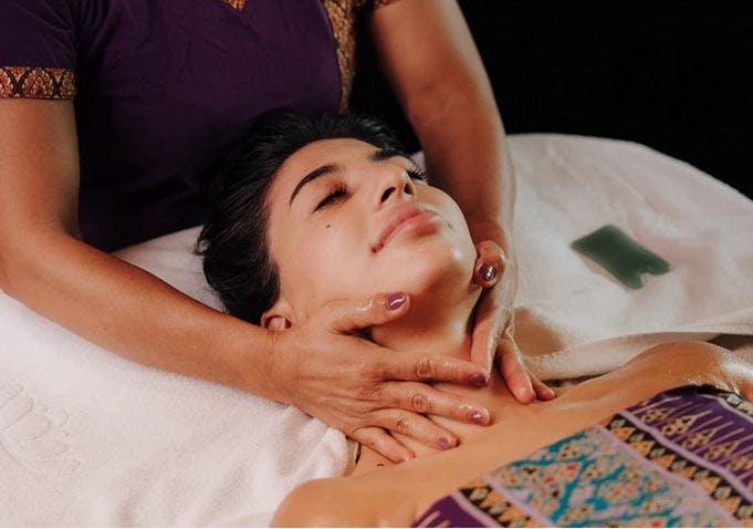 Kopf-, Nacken-, Gesichts Massage 30 Minuten