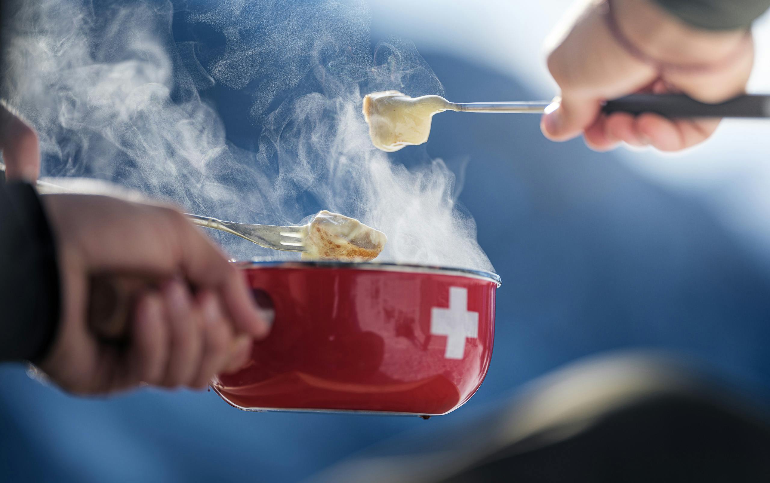 Fondue Schlitten: Genuss-Abenteuer in der Natur