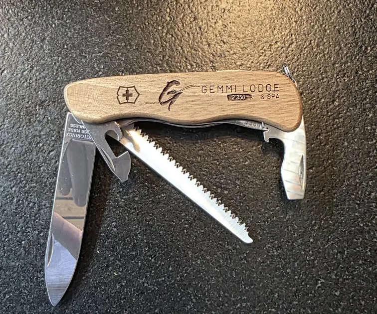 Victorinox Forster Wood avec logo Gemmi - Gemmi