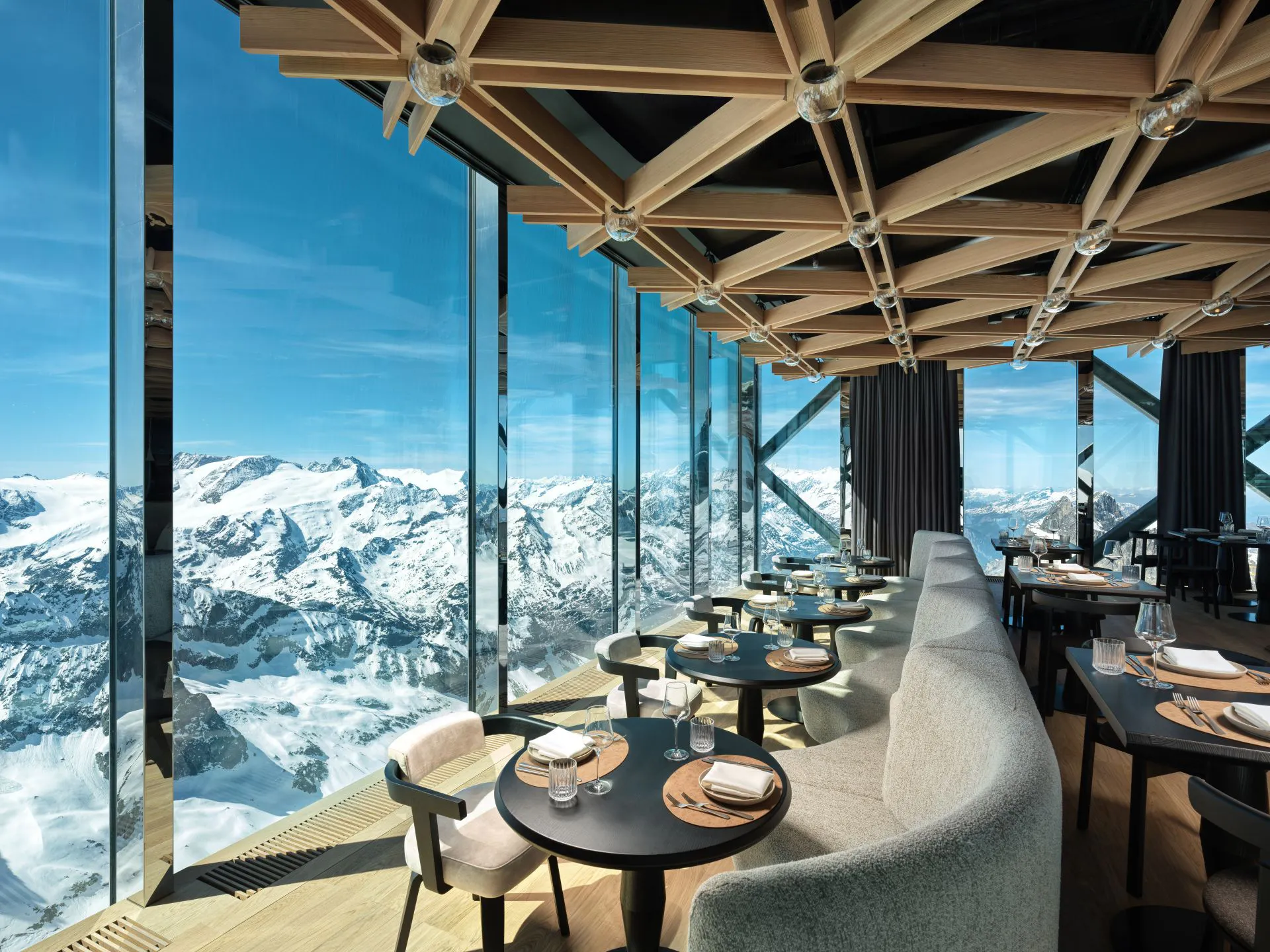 <strong>Joseph's Casual Fine Dining – à la carte Restaurant</strong>