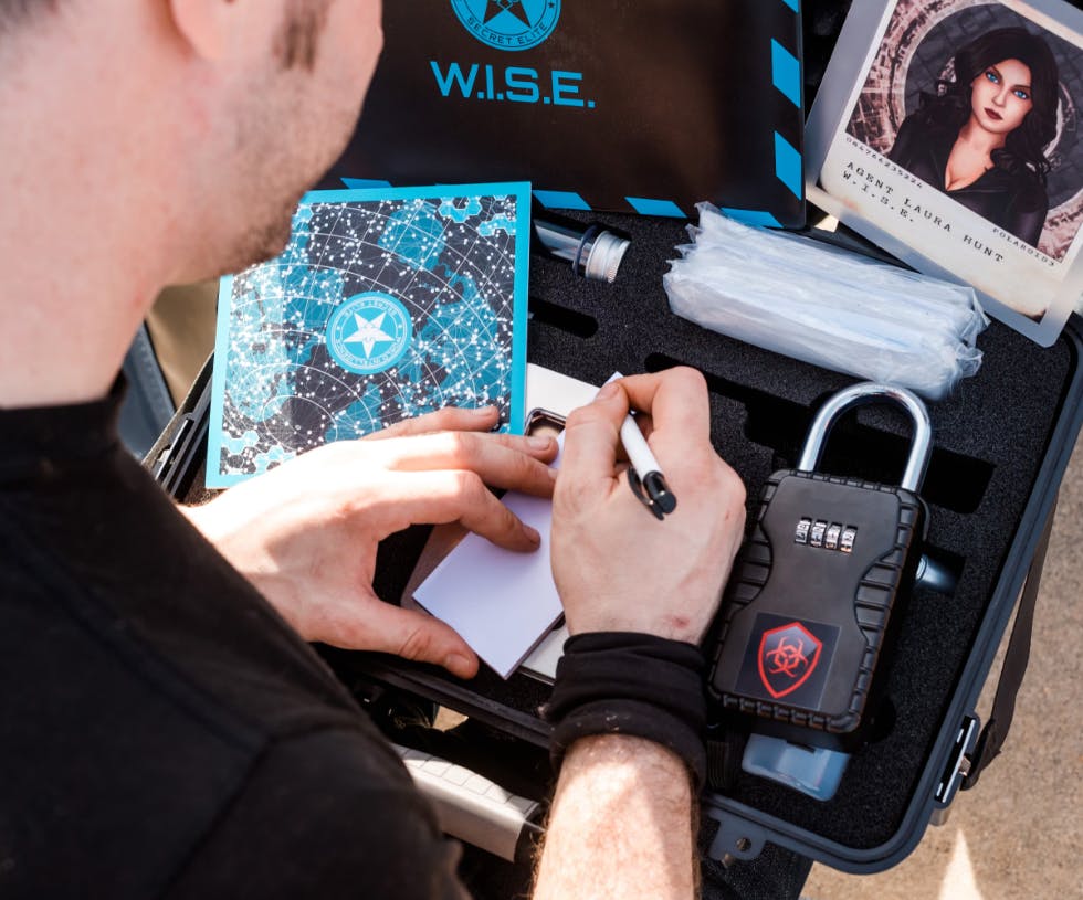 Outdoor escape game