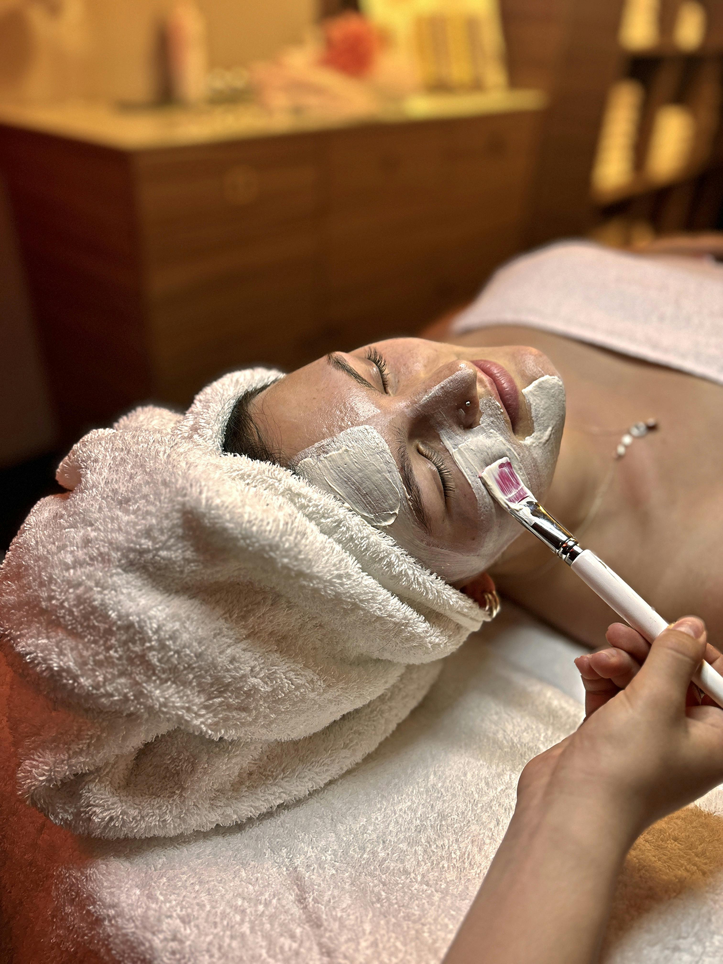 Gesichtsbehandlungen mit Maria Galland