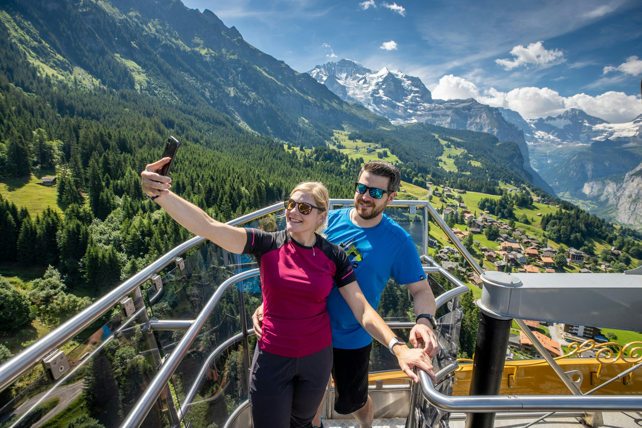 Royal Ride on the open air balcony of the aerial cableway Wengen-Männlichen<br>