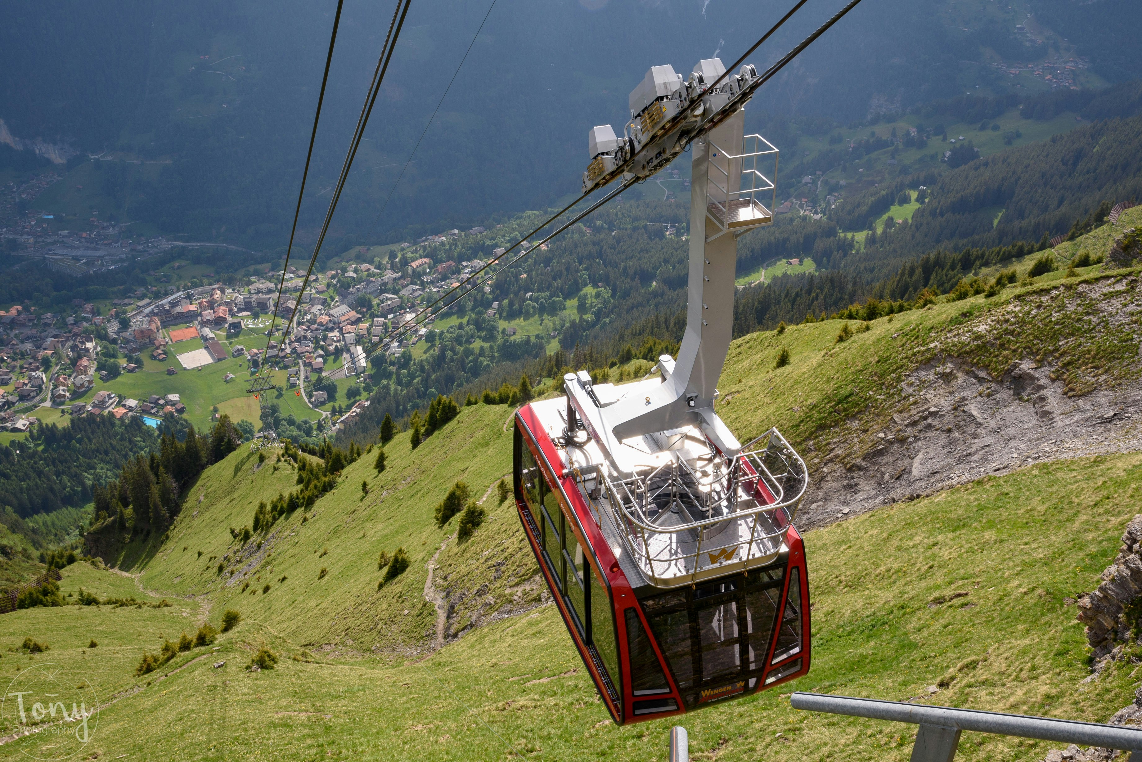 Ride with the aerial cableway Wengen-Männlichen