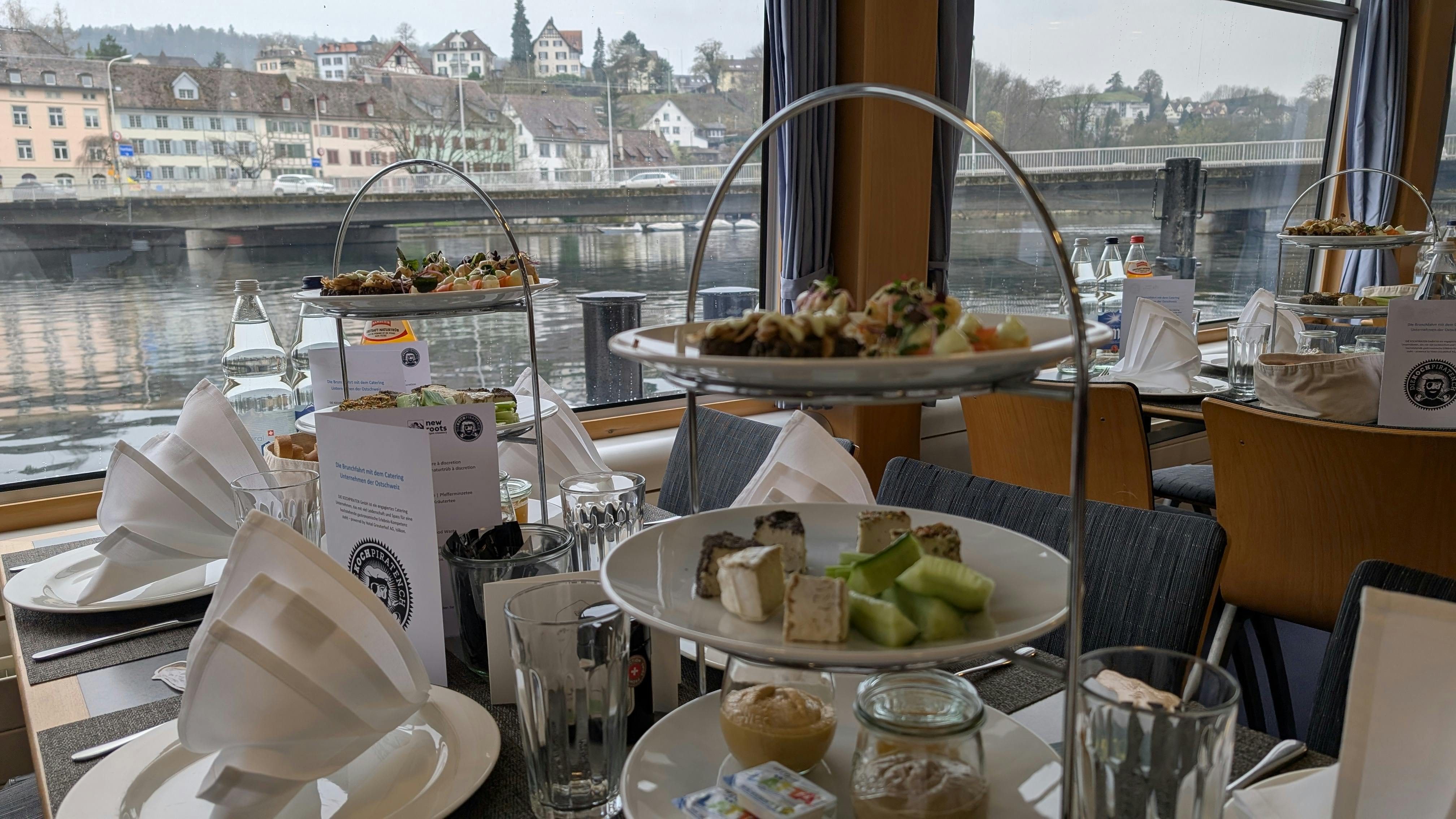 Veganes Brunch-Schiff