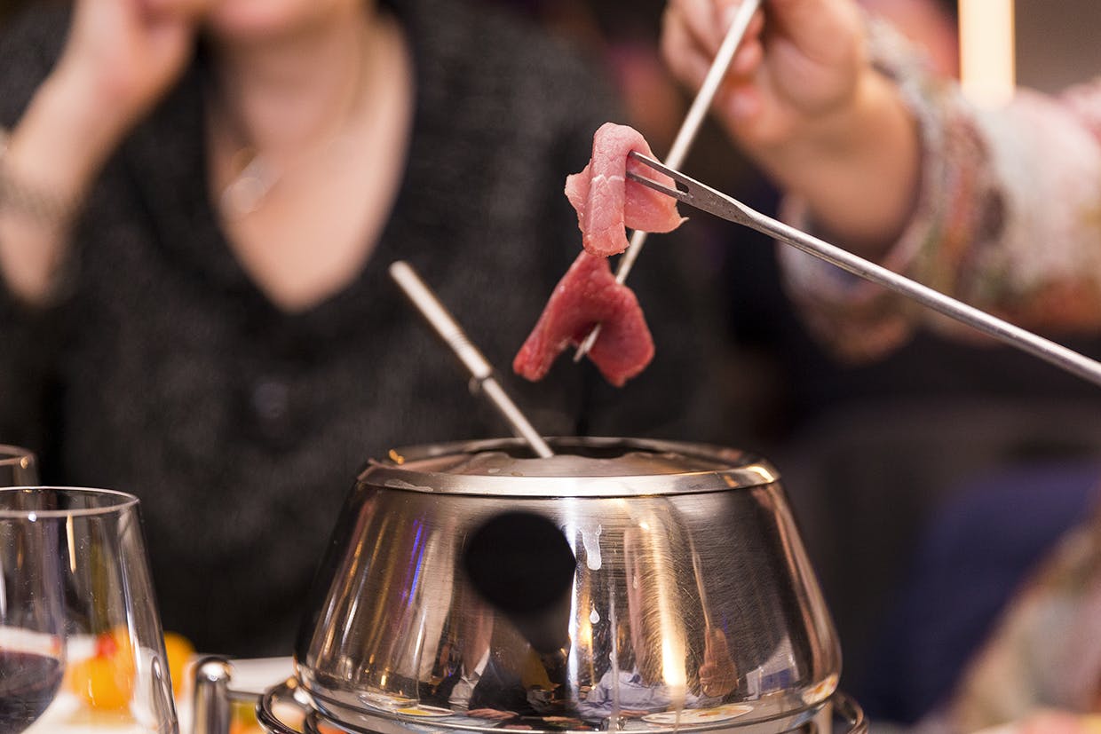 FONDUE-CHINOISE-SCHIFF AUF DEM ZÜRICHSEE