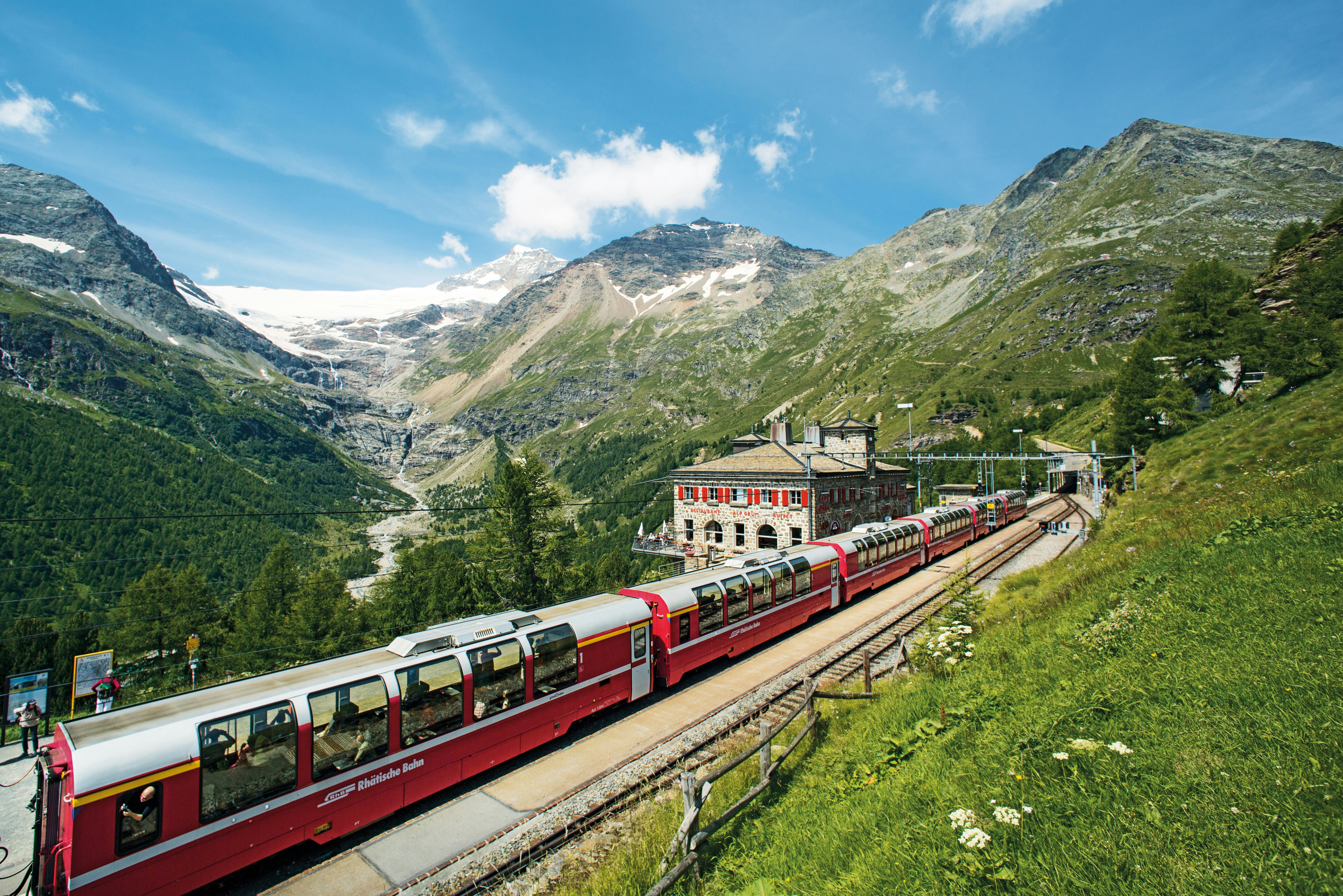 Classic Bernina Express with overnight stays in St. Moritz and Lugano