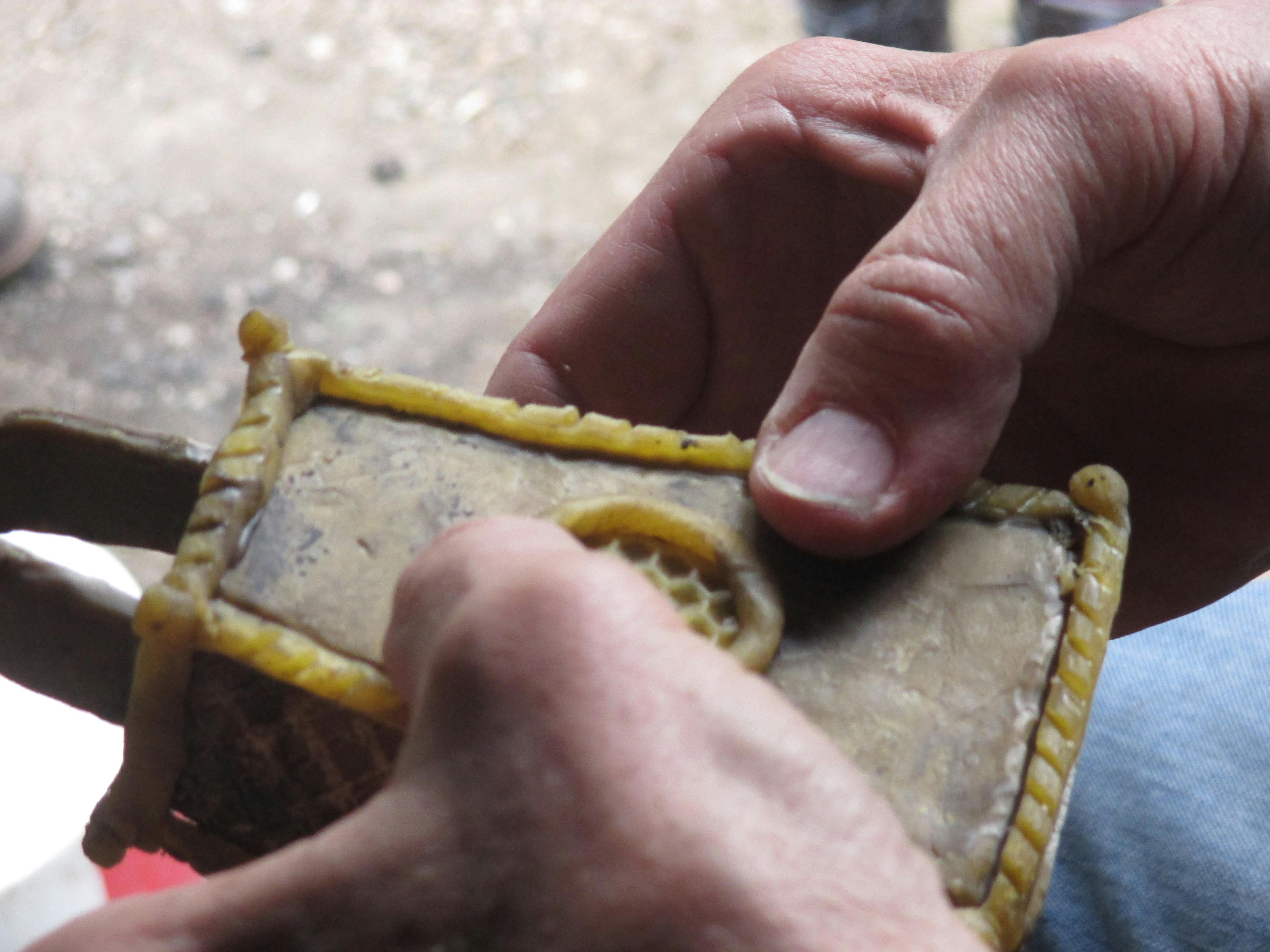 Workshop zum Bronzeguss der verlorenen Form aus Benin