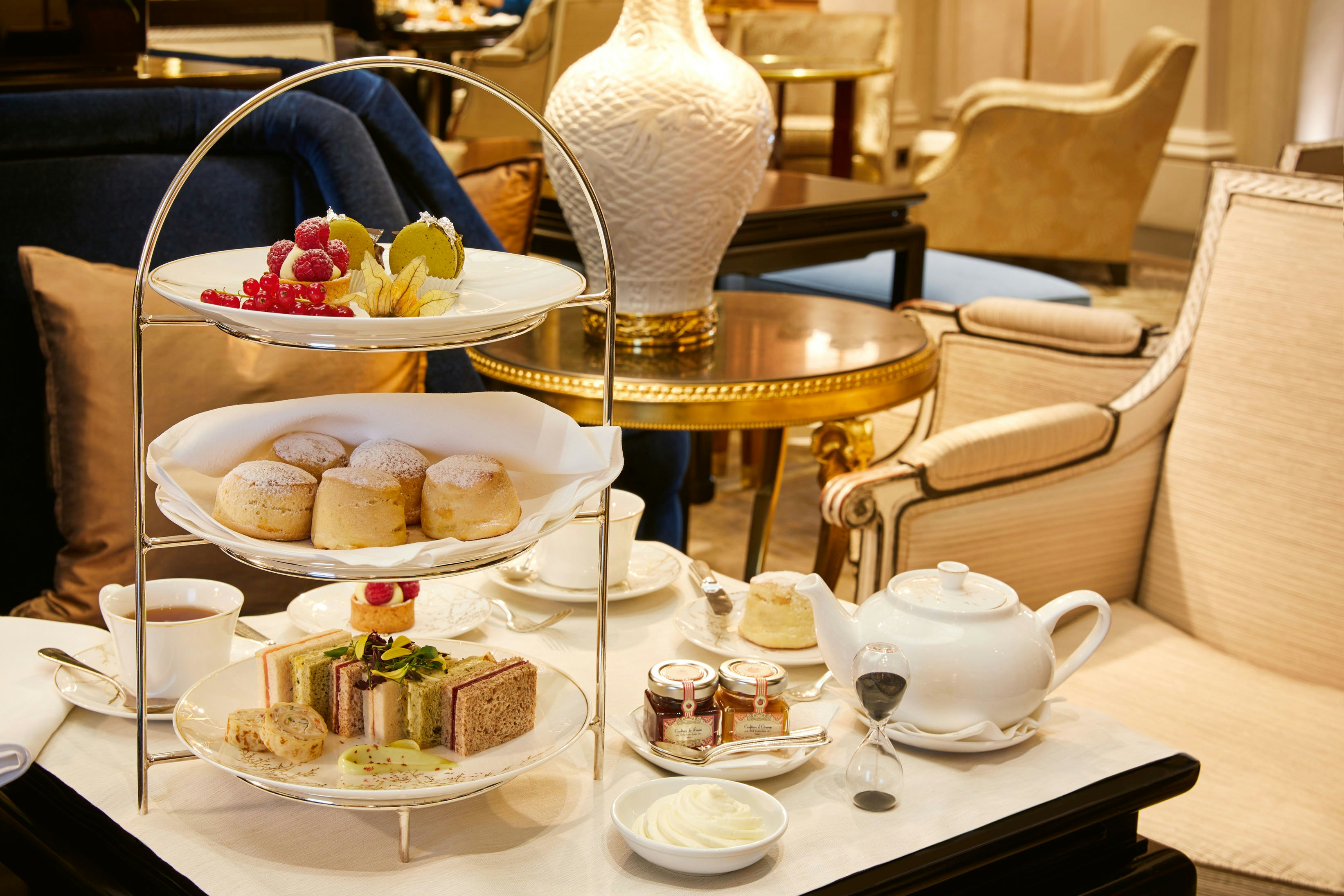 Discover the Art of Afternoon Tea with us