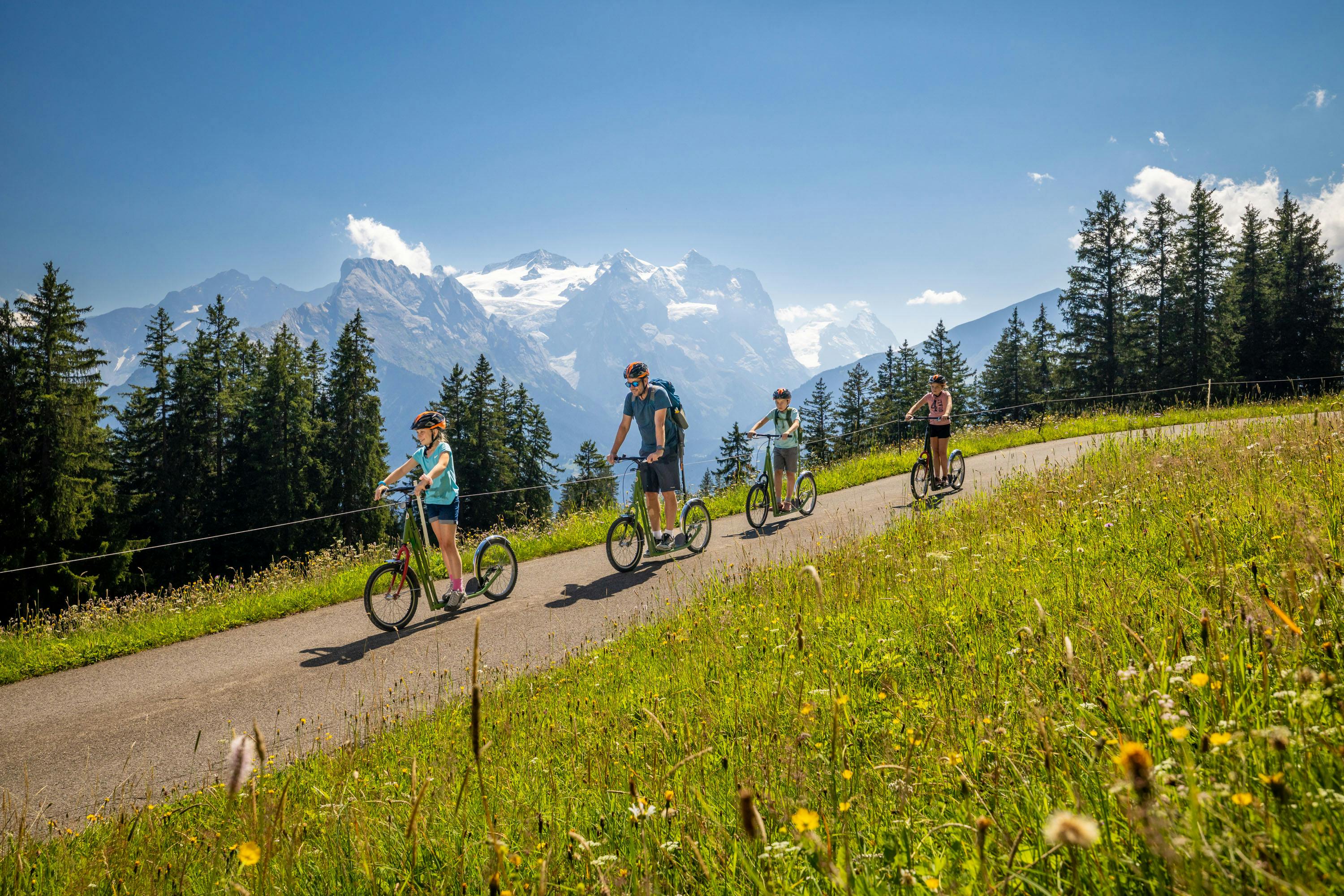 Action-Familien-Paket mit Trotti Bike