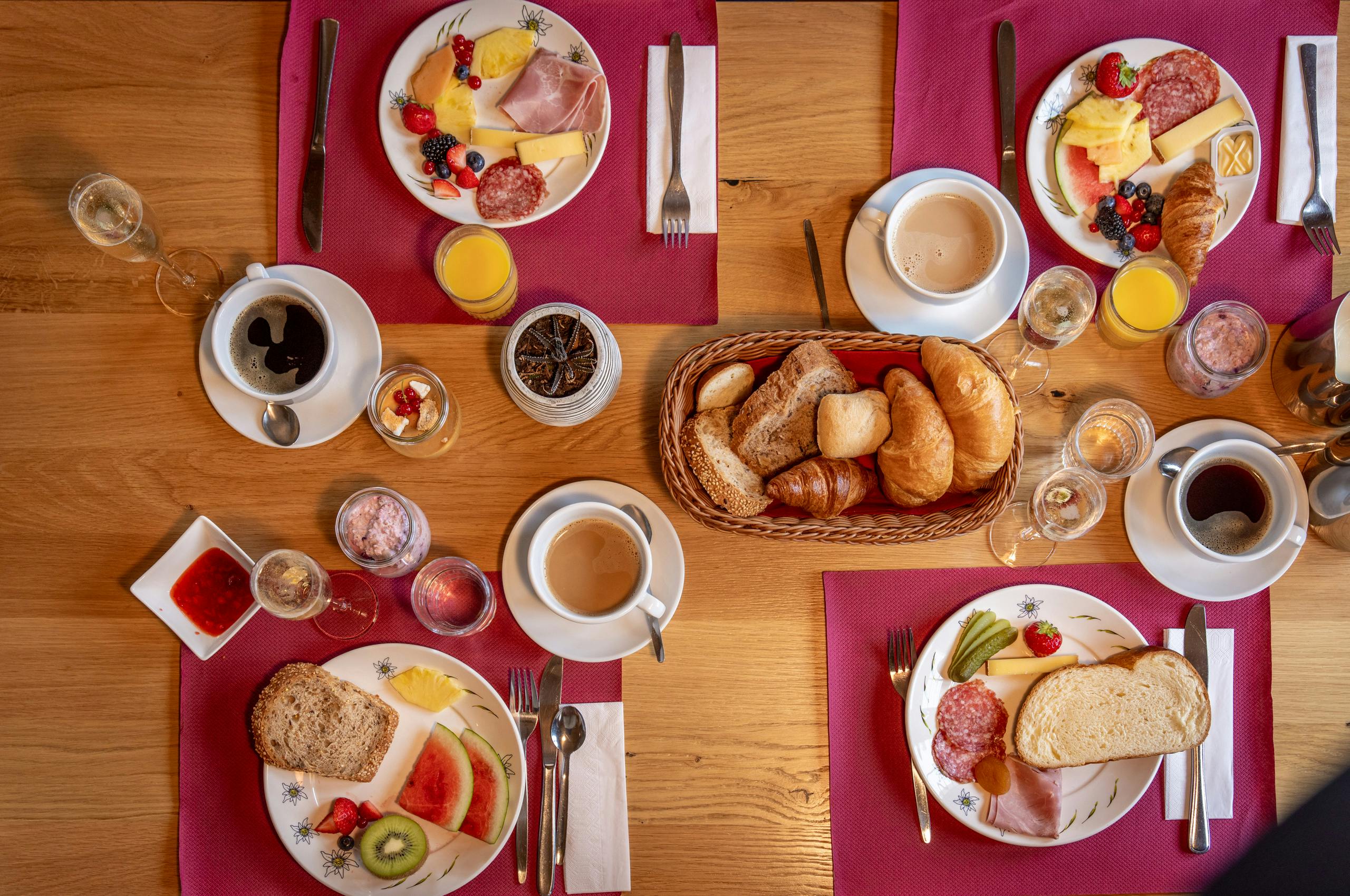 Sonntags-Brunch im Bergrestaurant Käserstatt