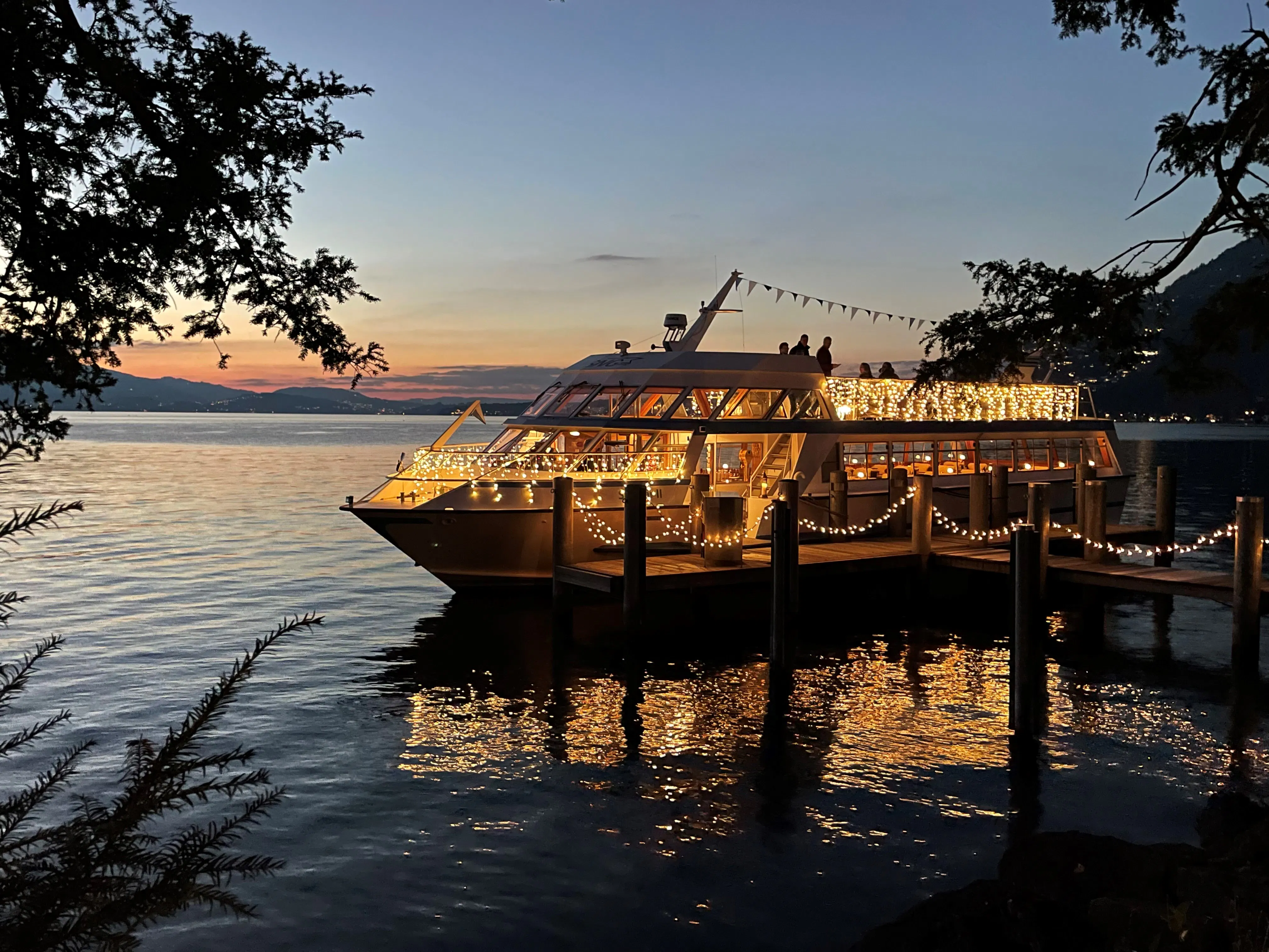 Kriminell gute Weihnachten - Mafiadinner auf dem Fondueschiff