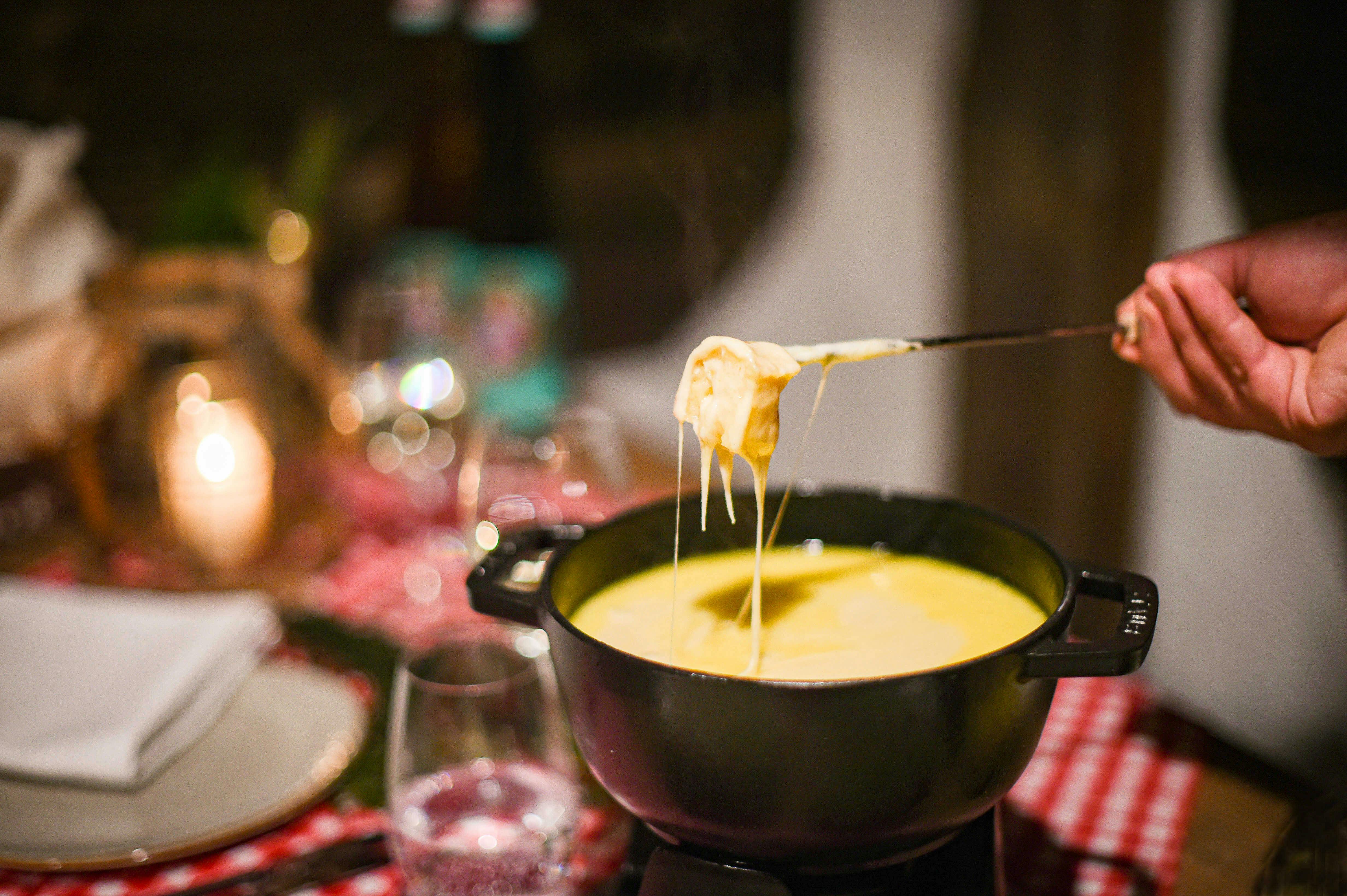 Käsefondue im Wintercottage