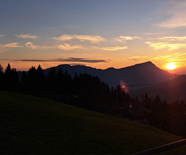 Sonnenuntergangswanderung aufs Hochstuckli 