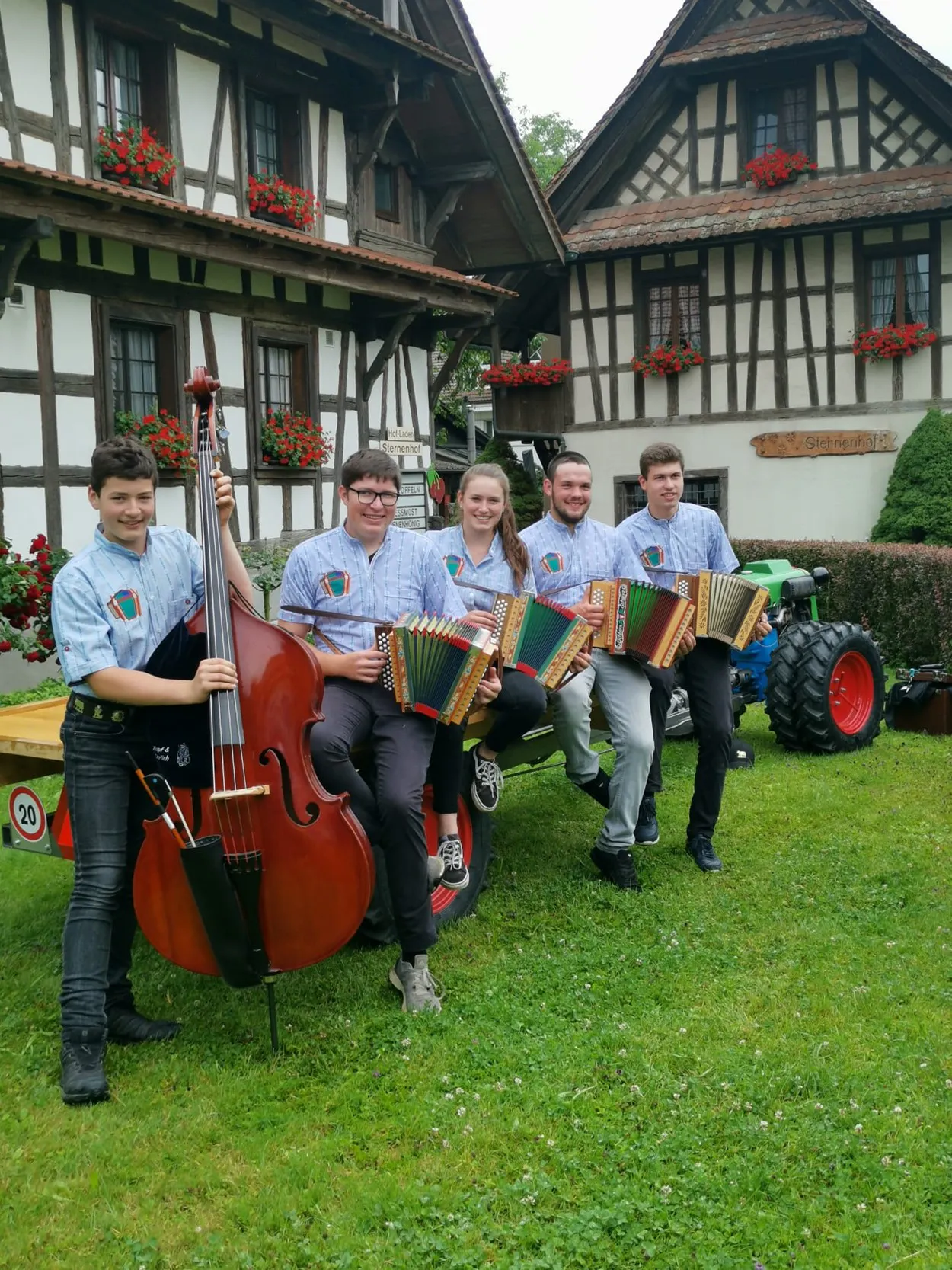 Ländlerabend im Q-Hof mit der Formation Hopfemandli Örgeler