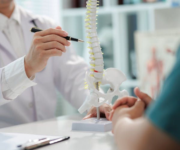 Biologische Heilung fördern statt ersetzen – Regenerative Verfahren in der konservativen Orthopädie