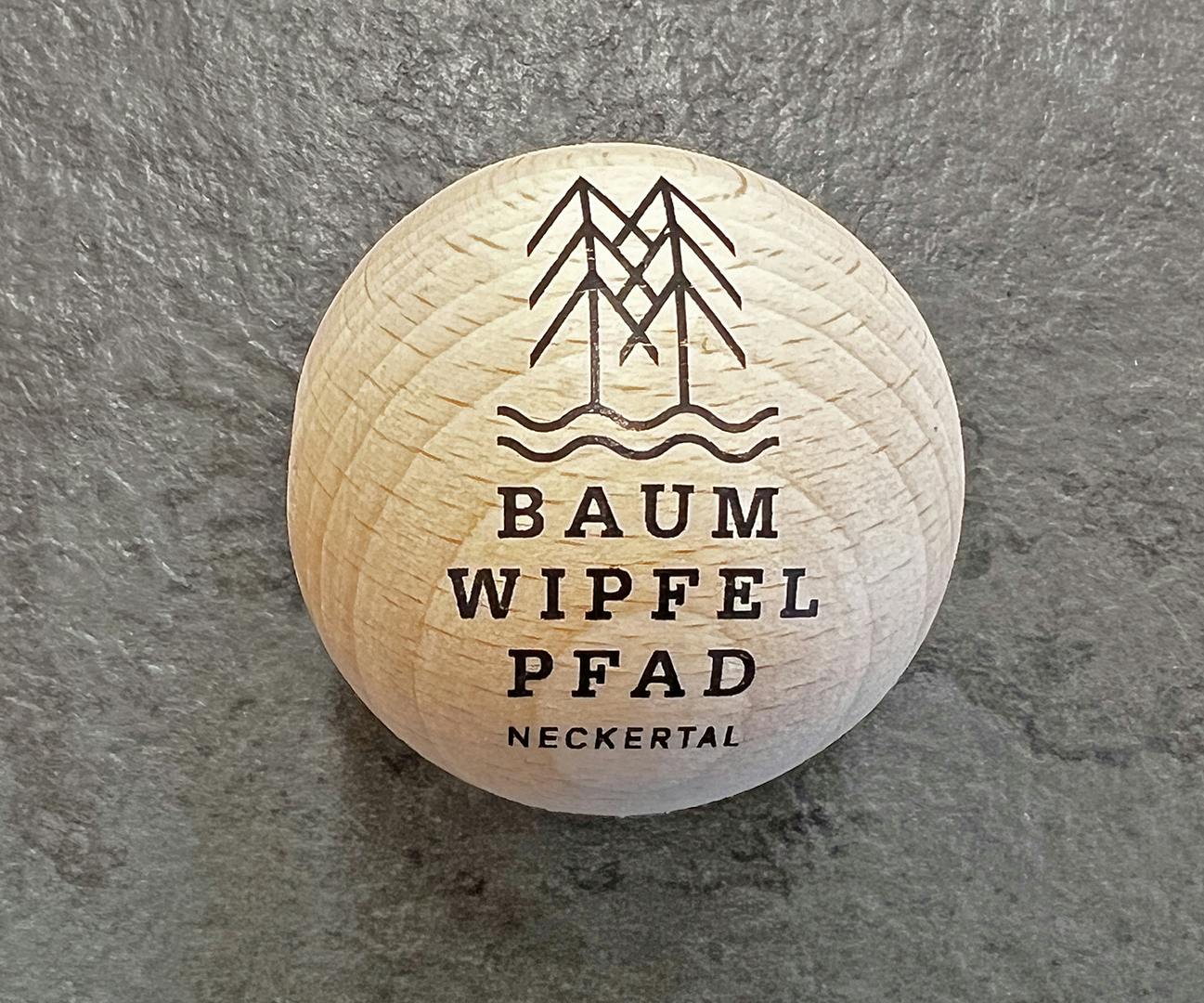 Holzkugel