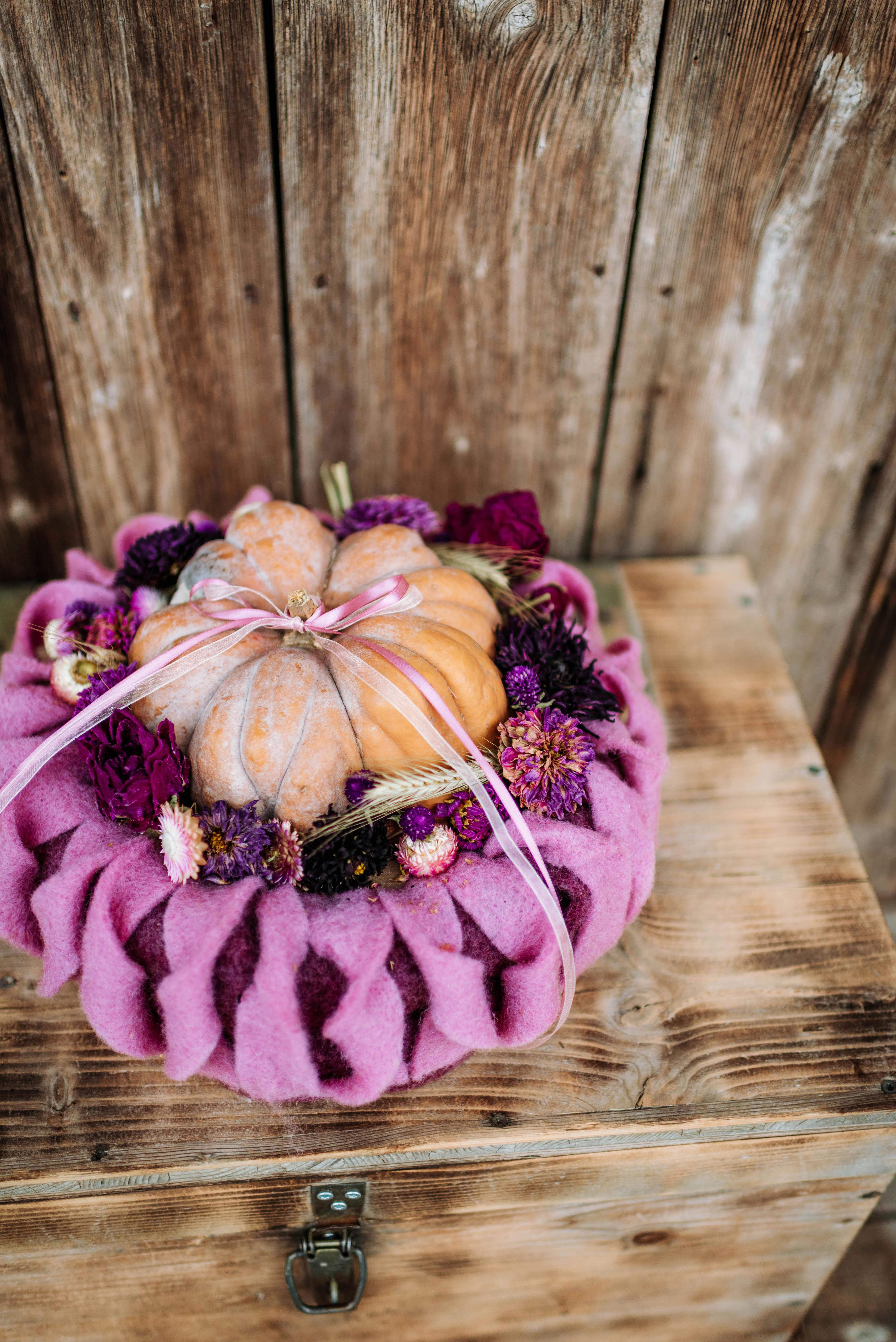 Kürbisschale mit Filz