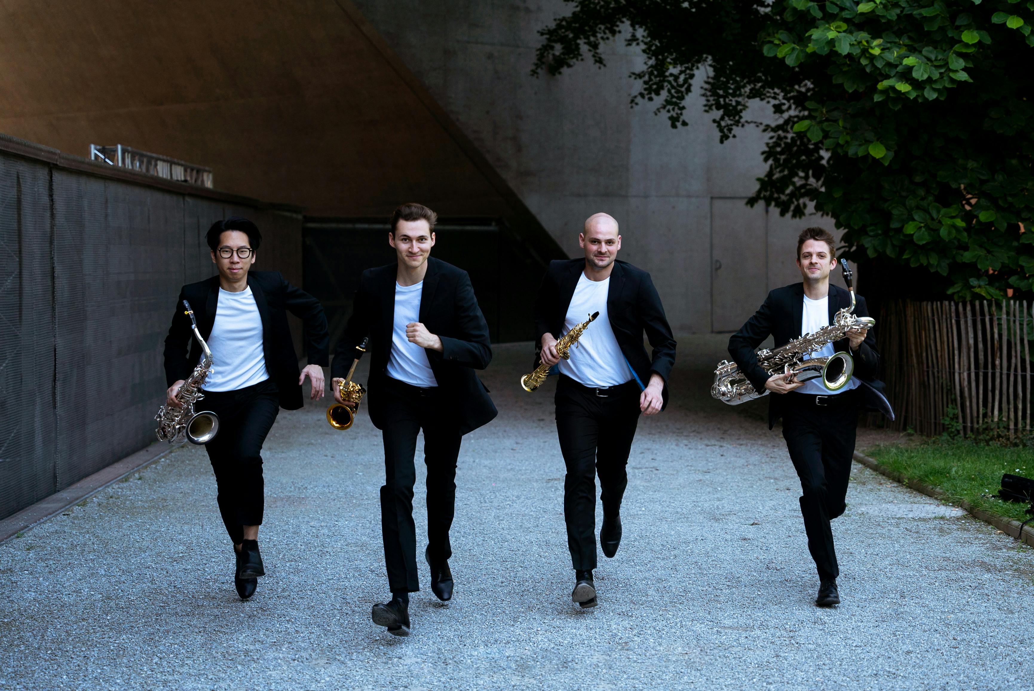 Lamineur Quartett, in der Bibliothek