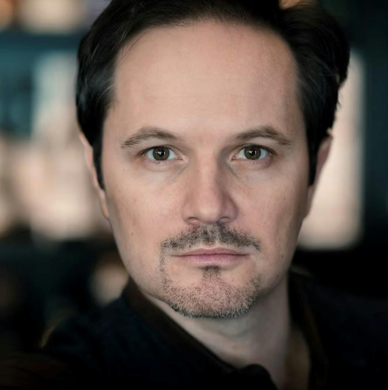 Salonorchester Odeon und Andreas Winkler, Sänger / in der Bibliothek