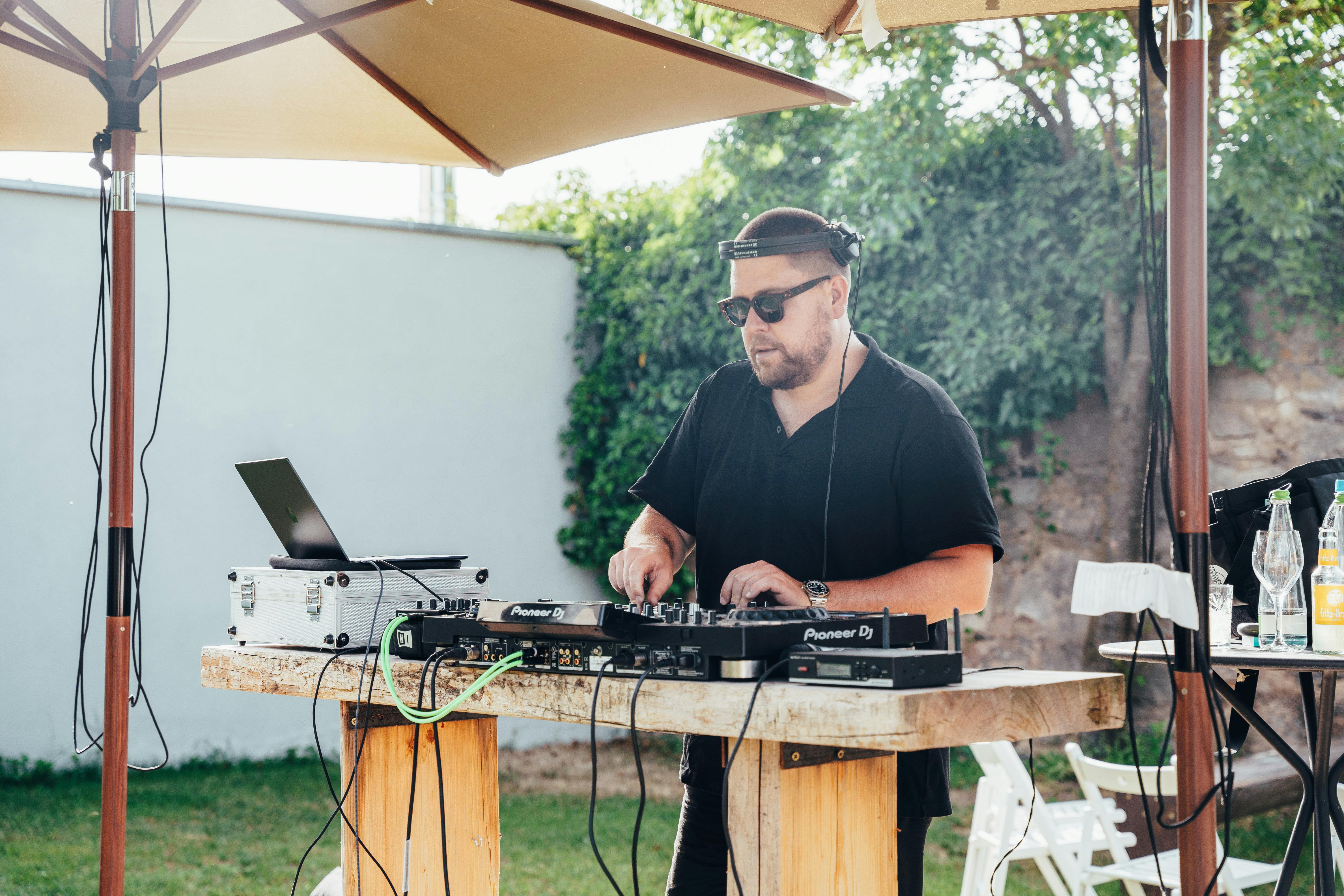 Obstwiesen Vibes – Daydrinking, BBQ & DJ Sounds