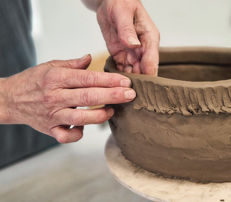 Vasen in der Wulsttechnik kreieren